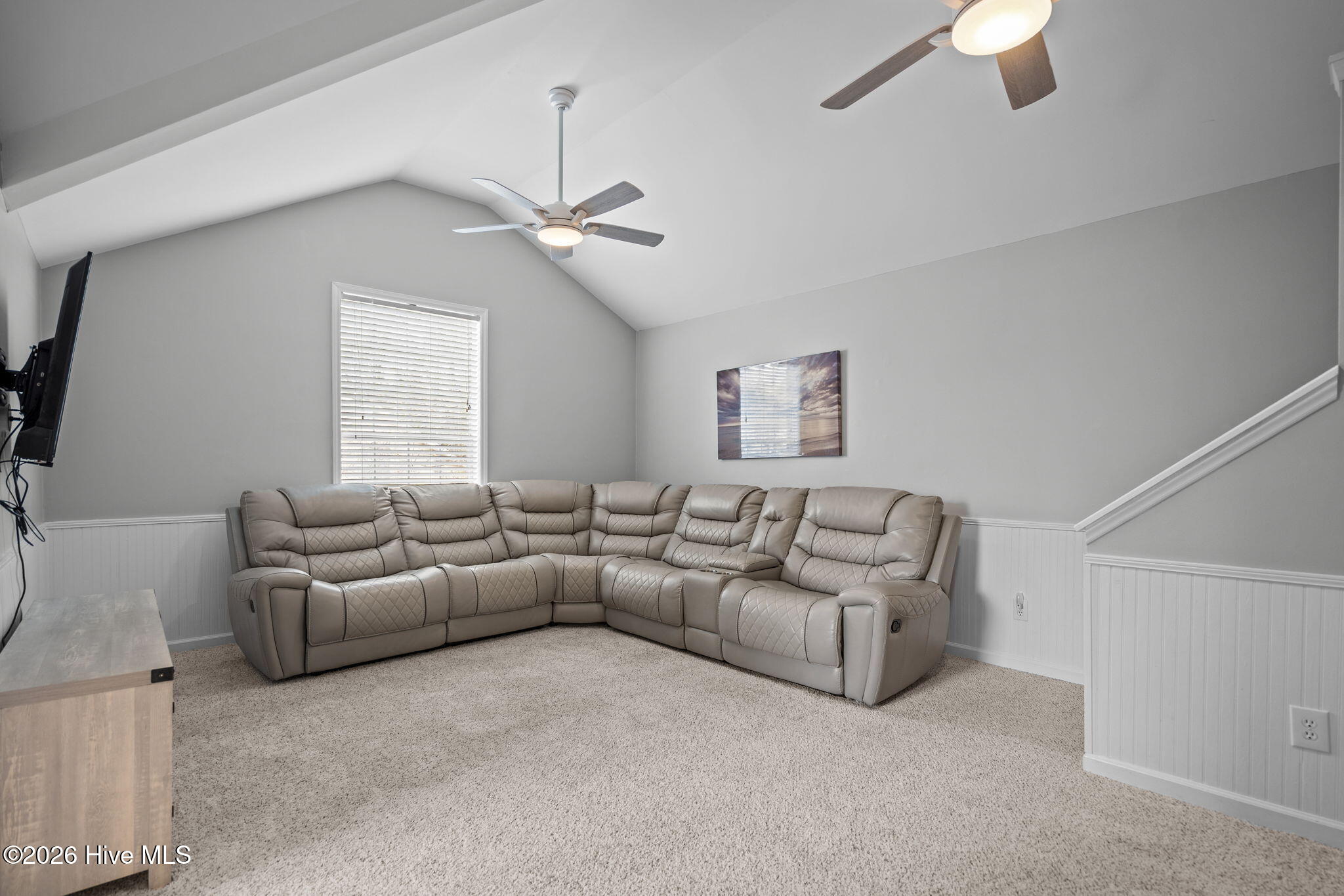 100548092 | Photo 39