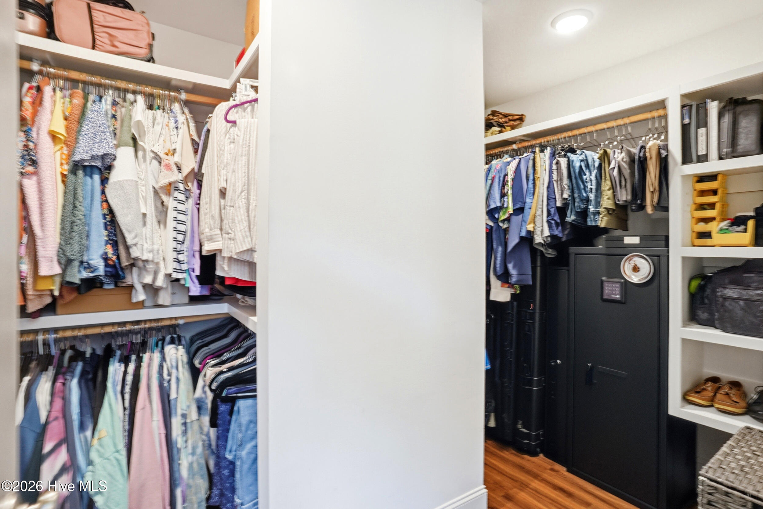 100569213 | Photo 21