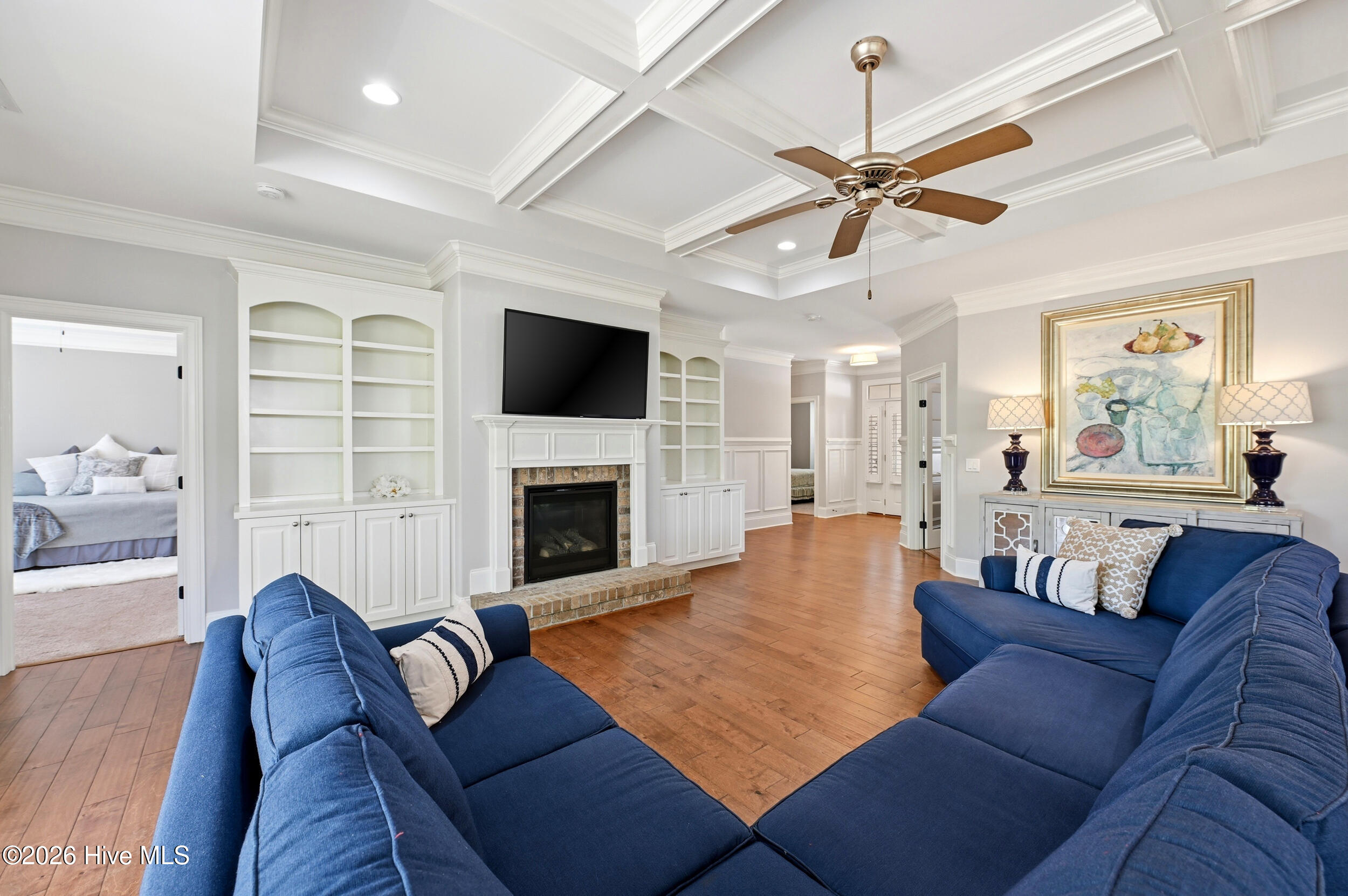 100567855 | Photo 13