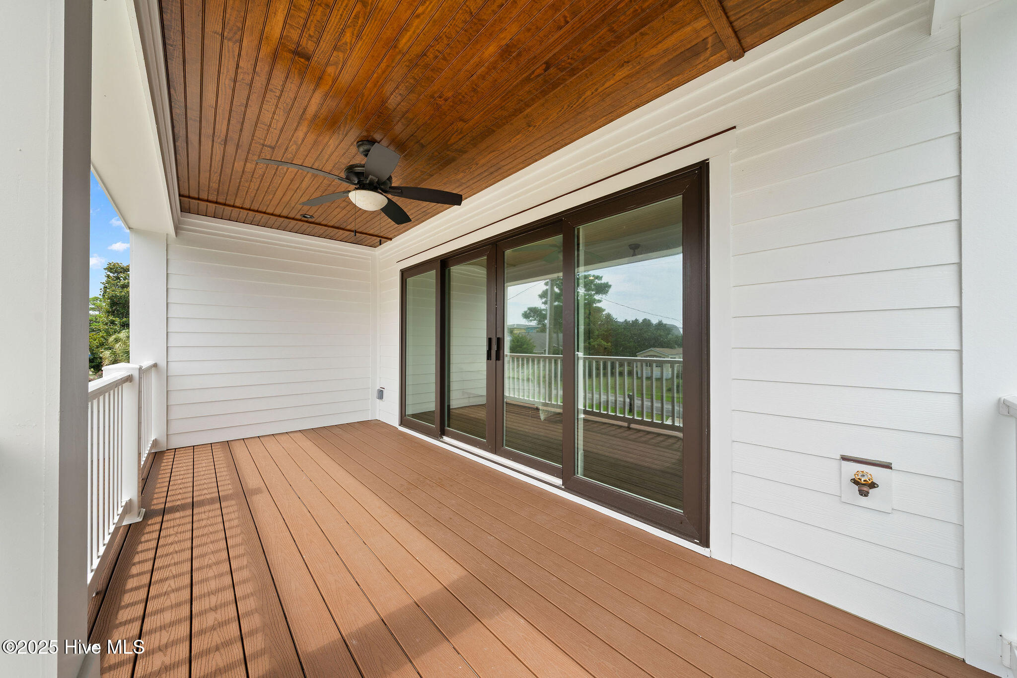 100538884 | Photo 53