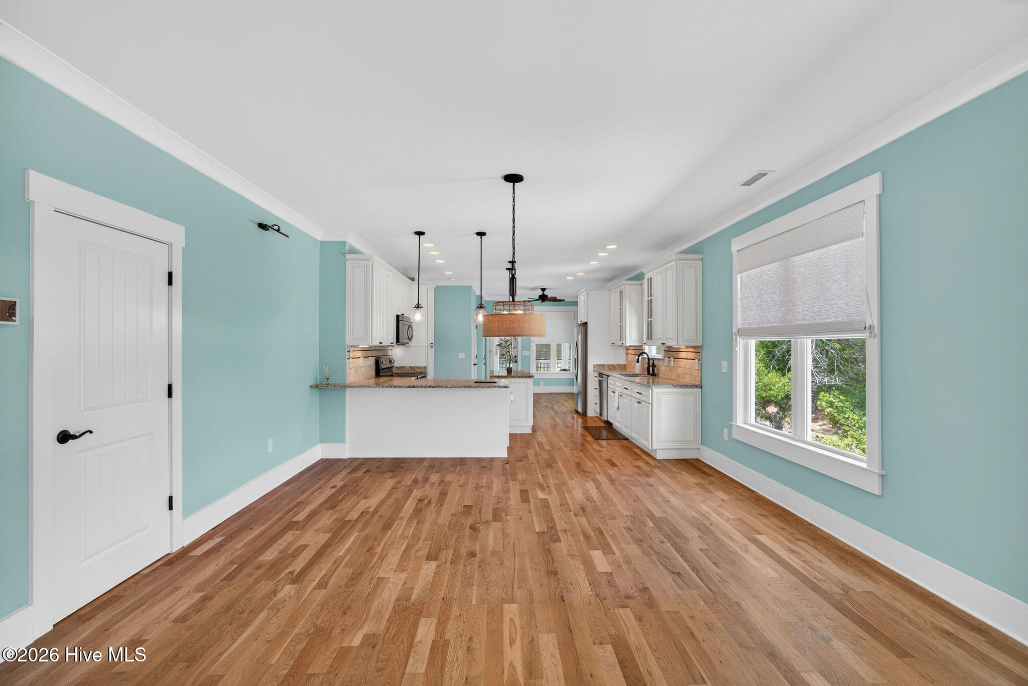 100548622 | Photo 13