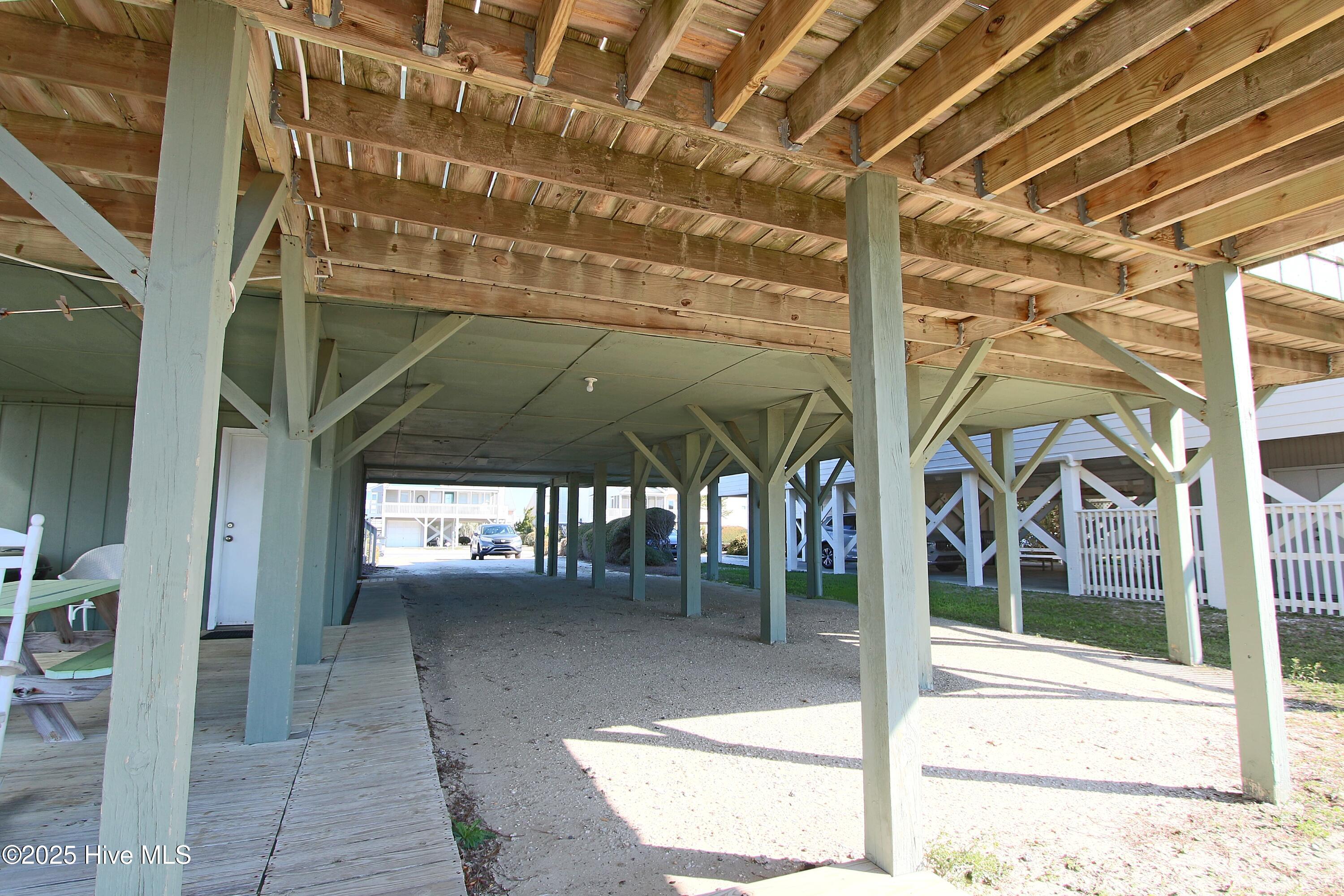 100503699 | Photo 48