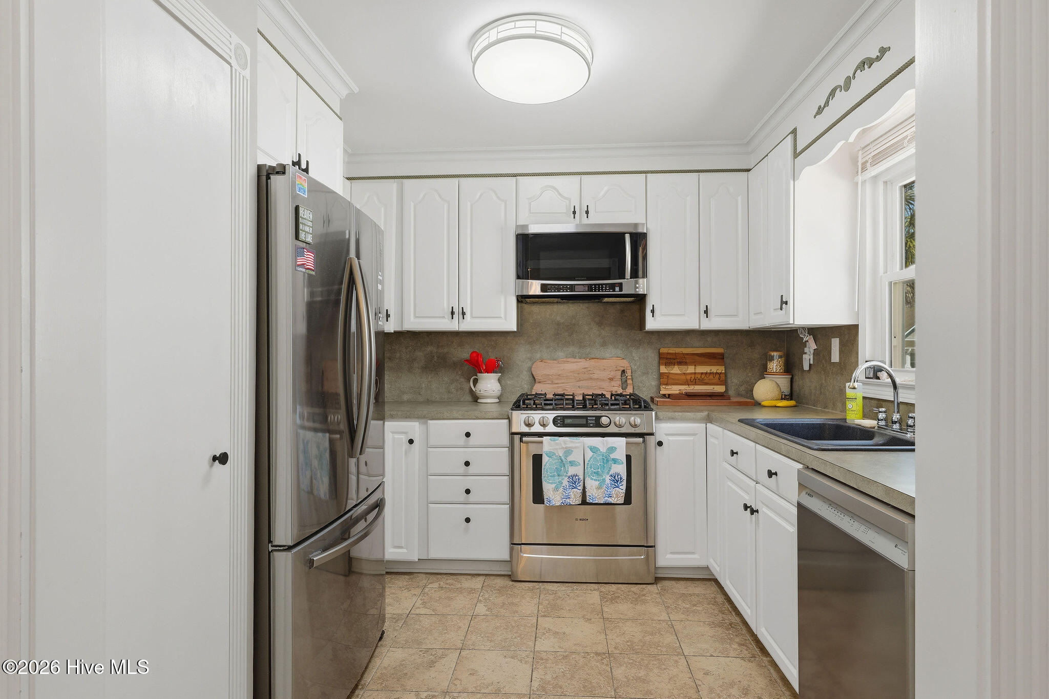 100564748 | Photo 26