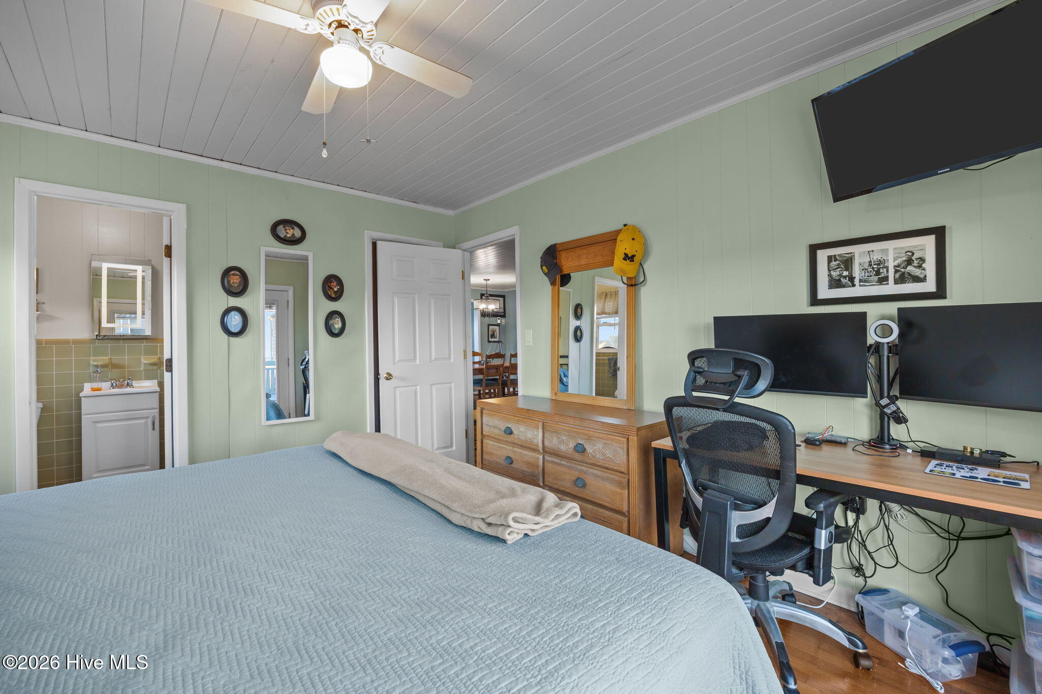 100549750 | Photo 42