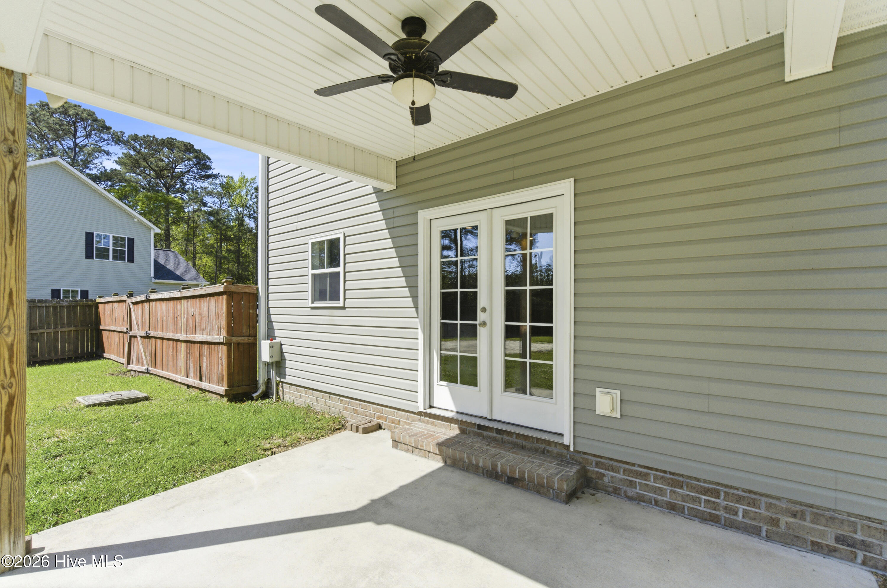 100566364 | Photo 45