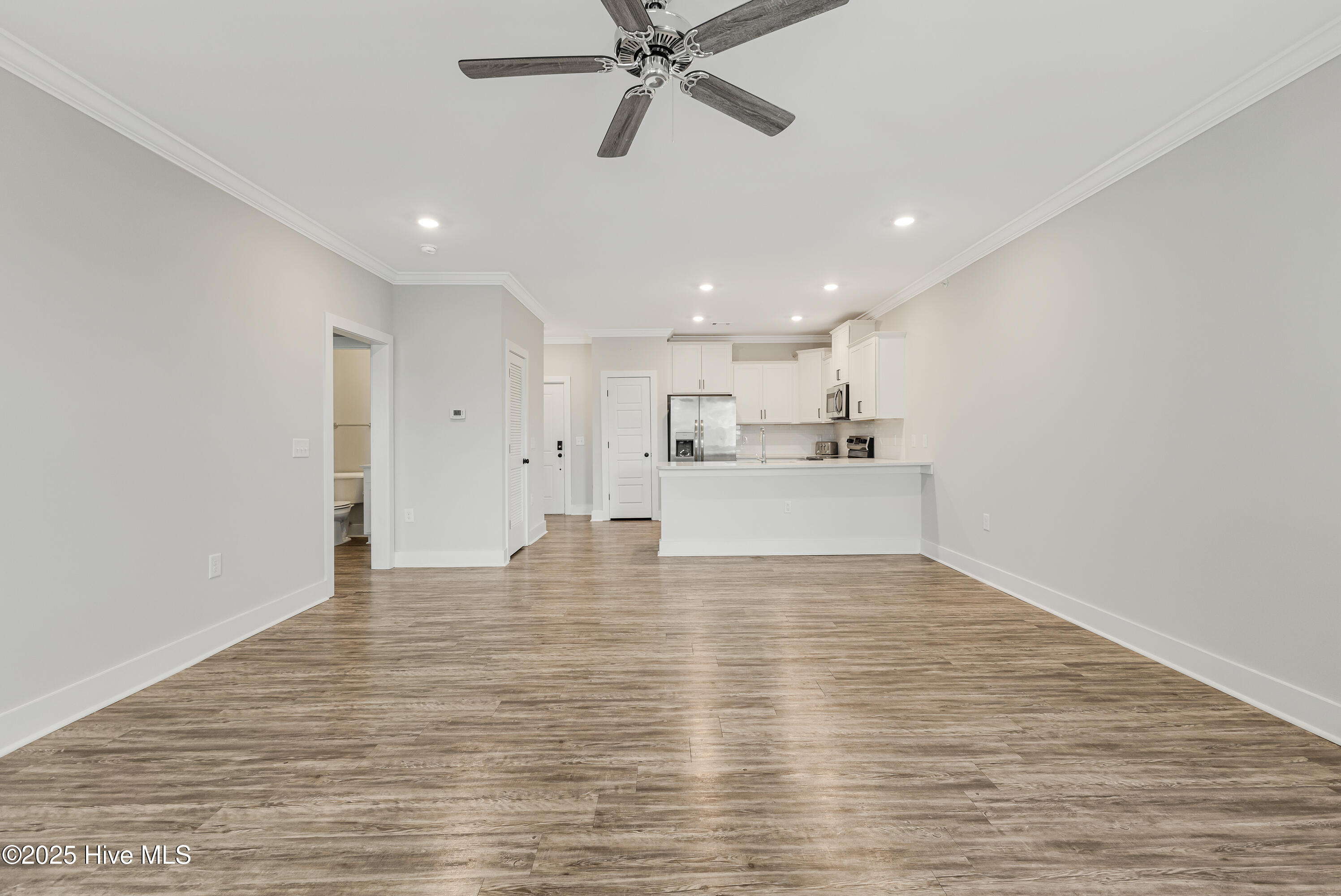 100521435 | Photo 13