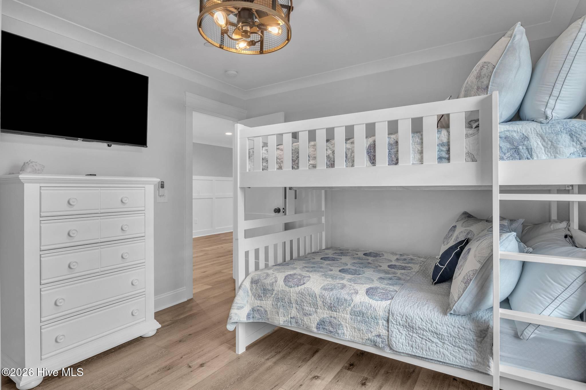 100558345 | Photo 55