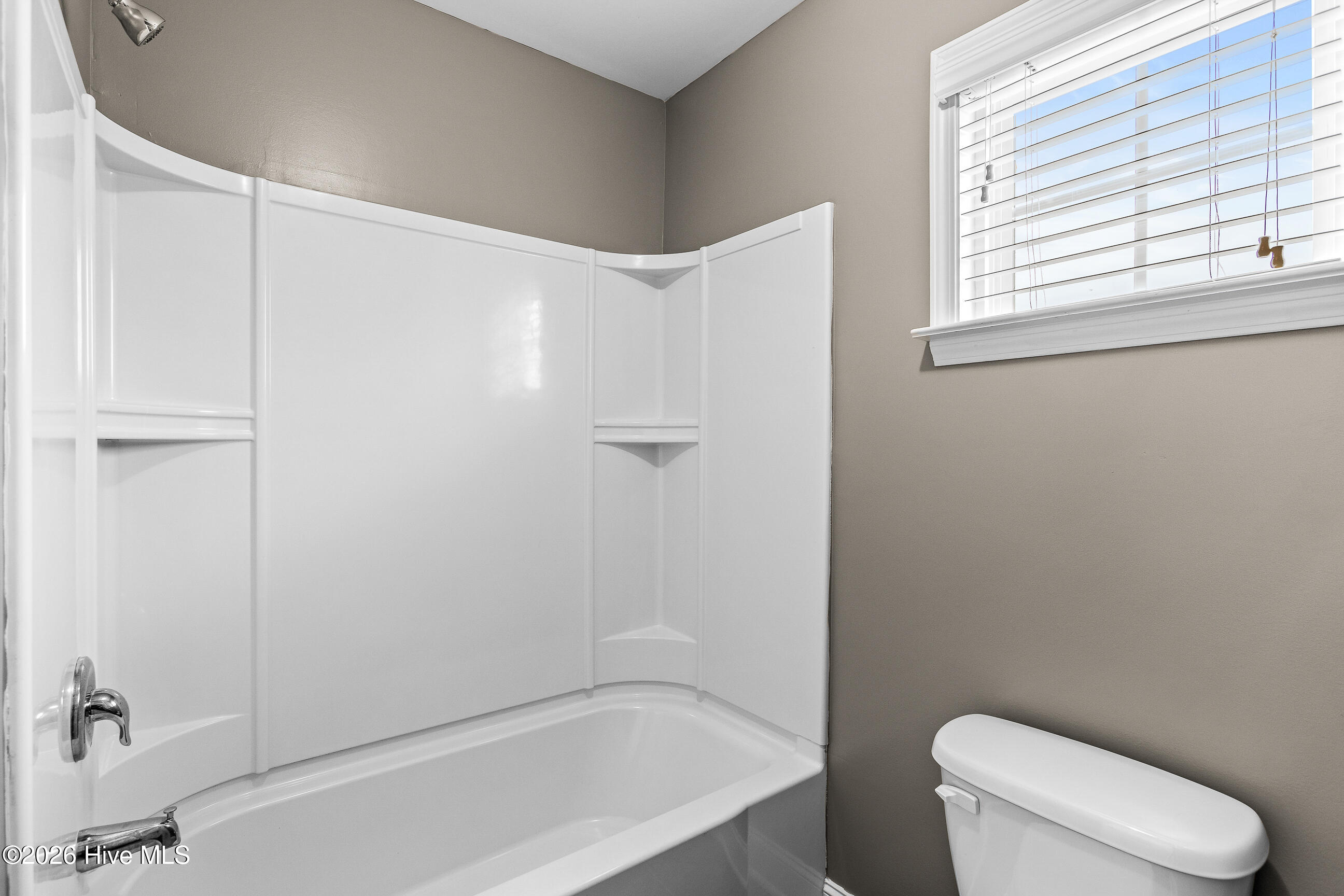 100557229 | Photo 29