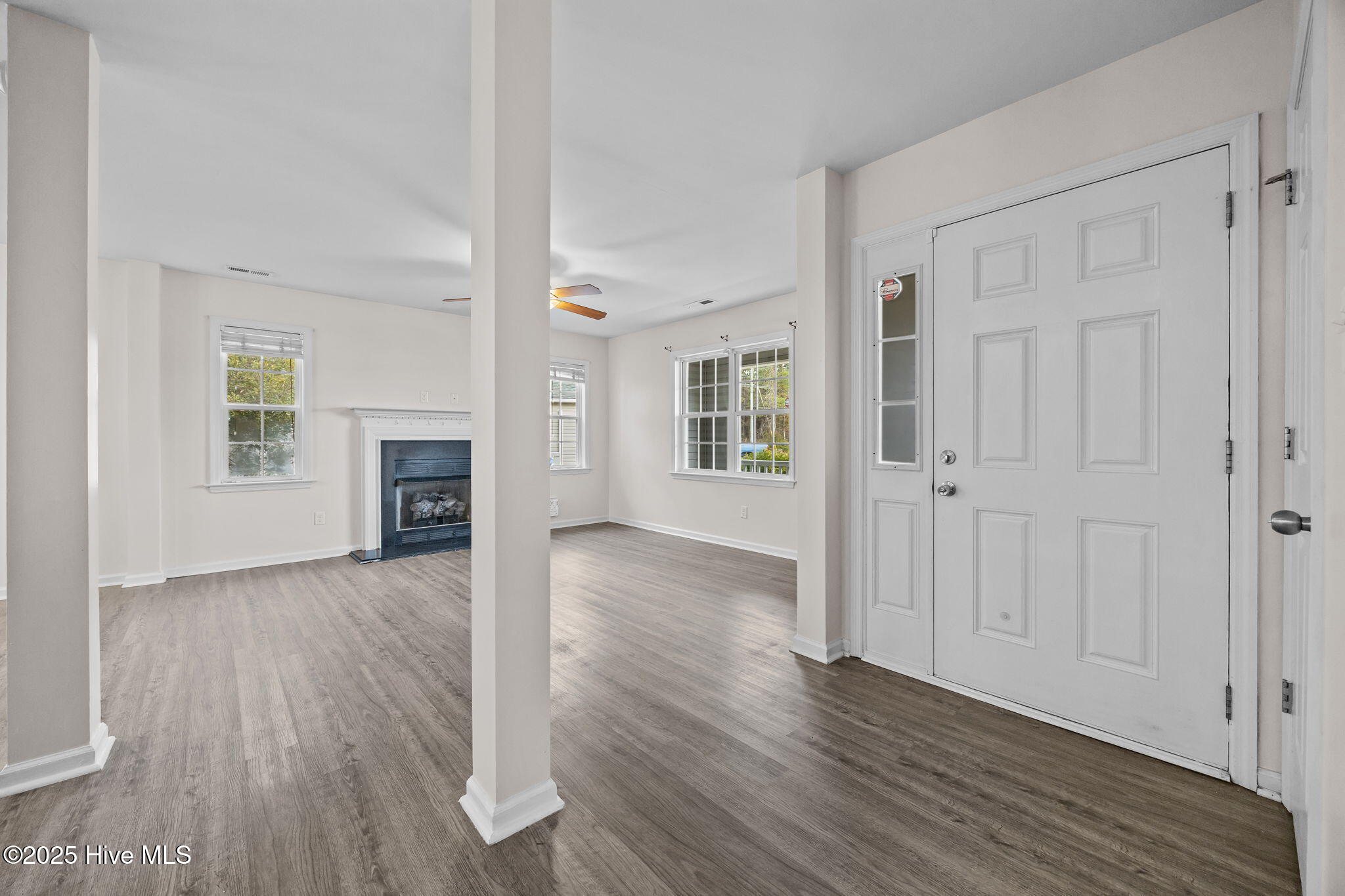 100545906 | Photo 33