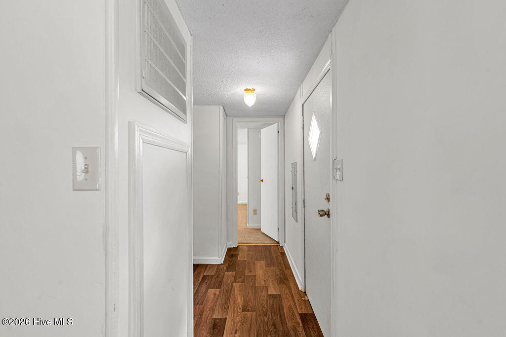 100558484 | Photo 11