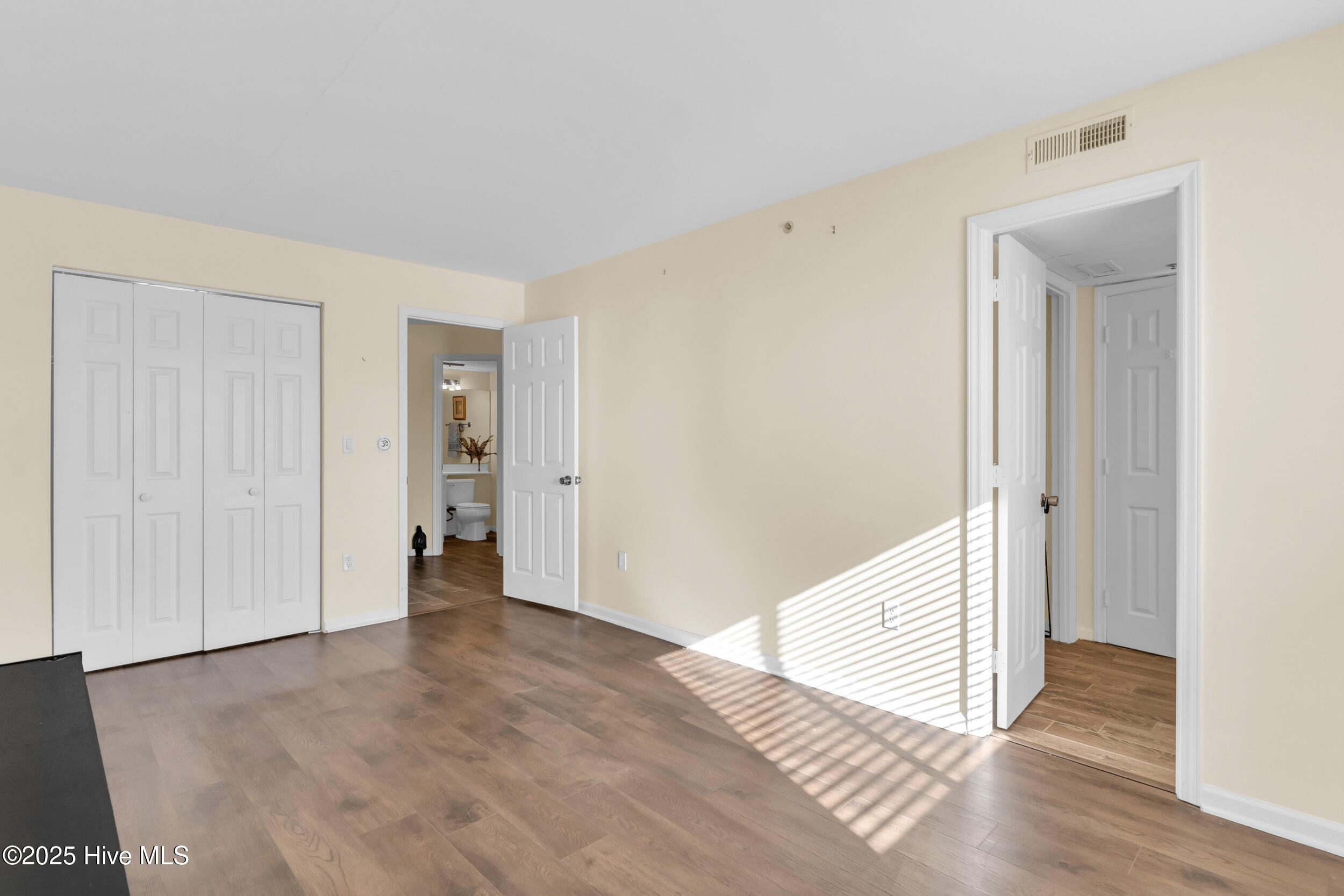 100541265 | Photo 24