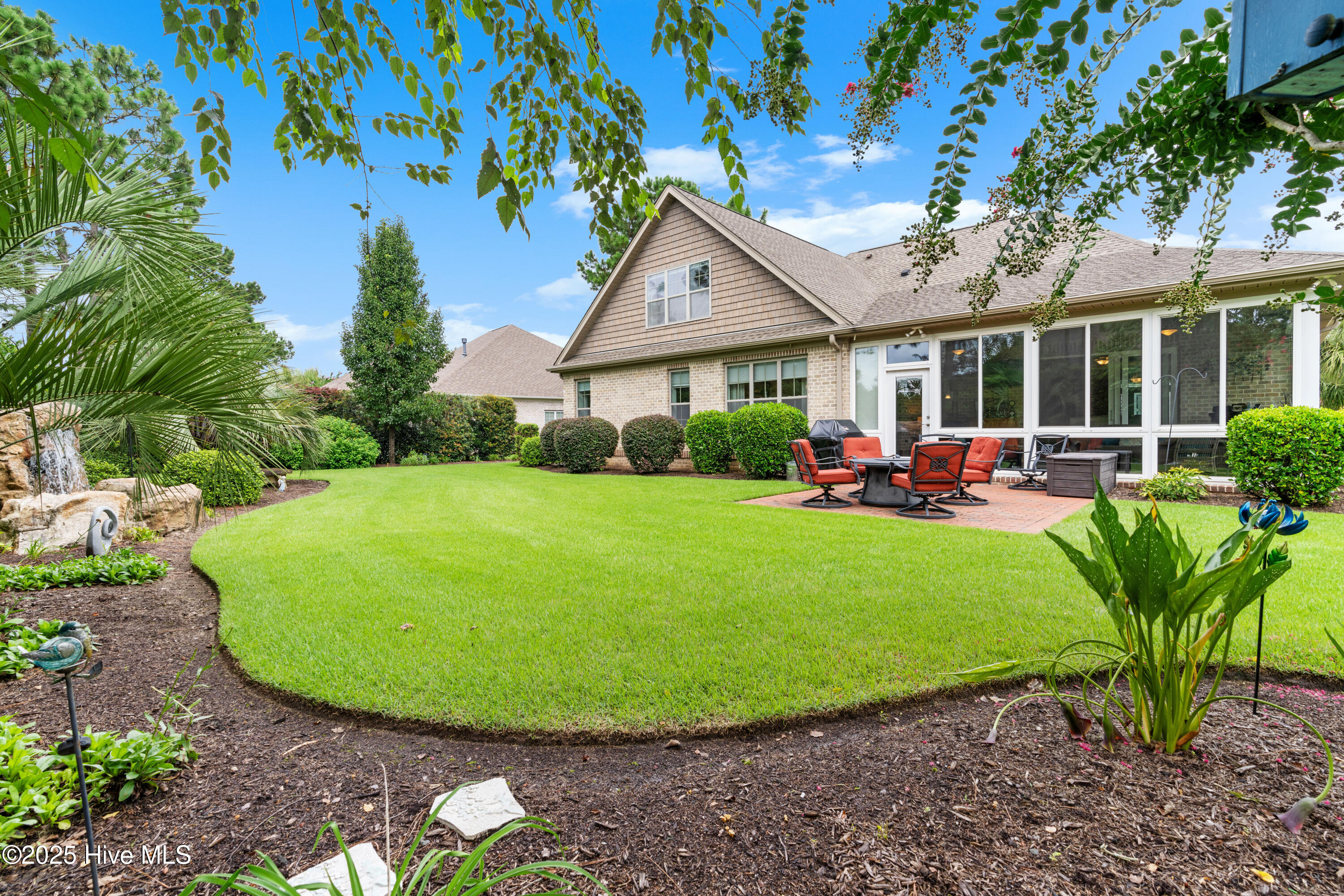 100525197 | Photo 49