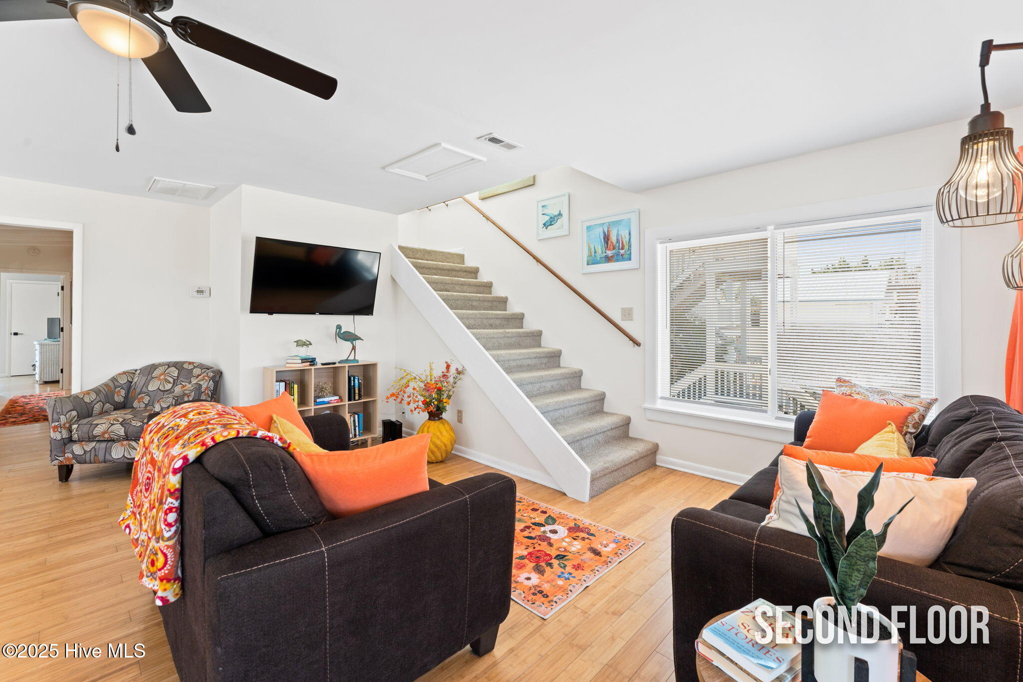 100532124 | Photo 45