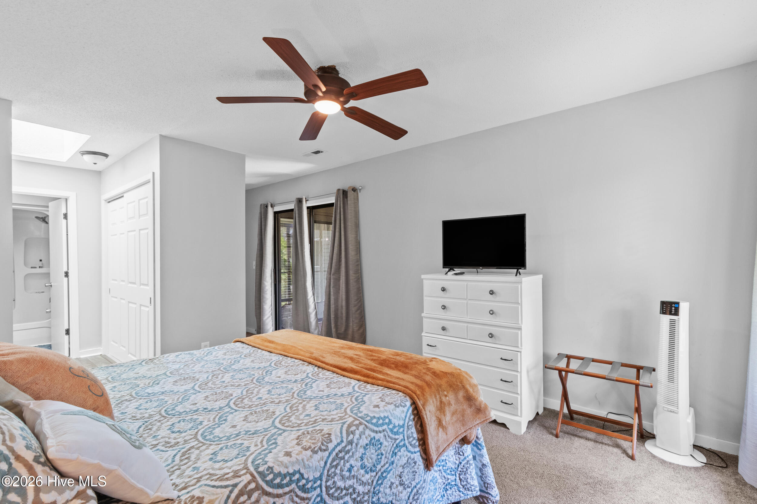 100559667 | Photo 24