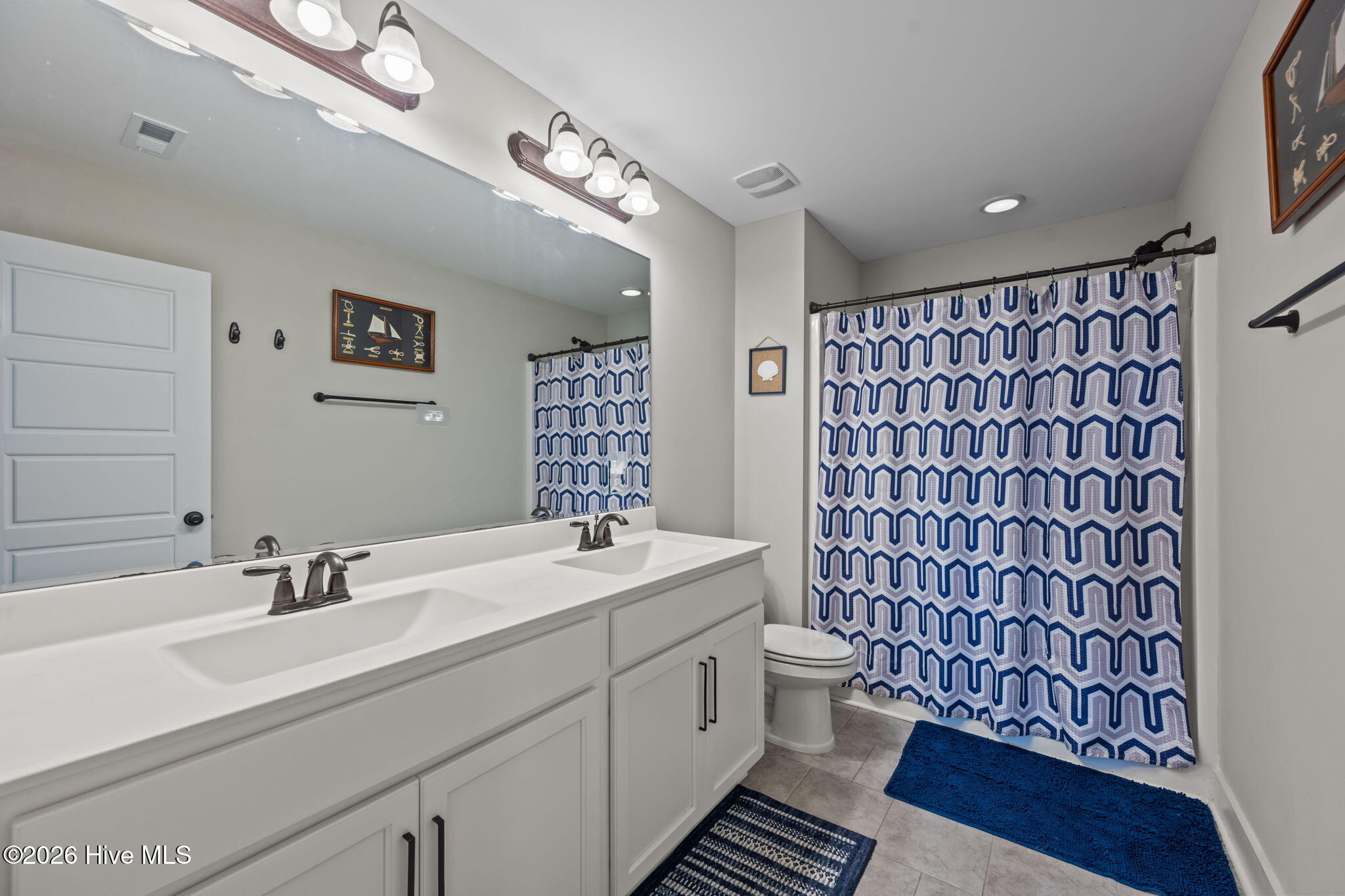 100564806 | Photo 16