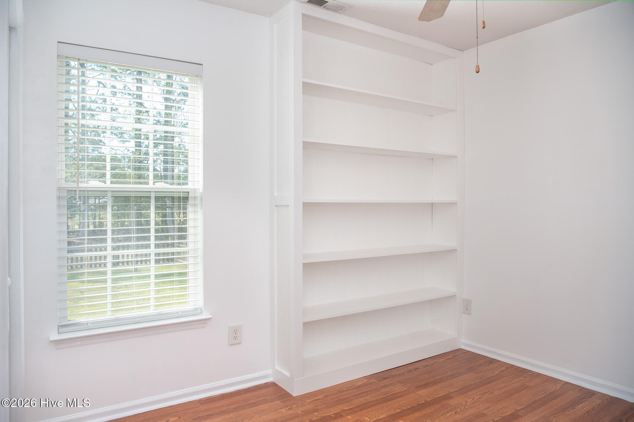 100567434 | Photo 18