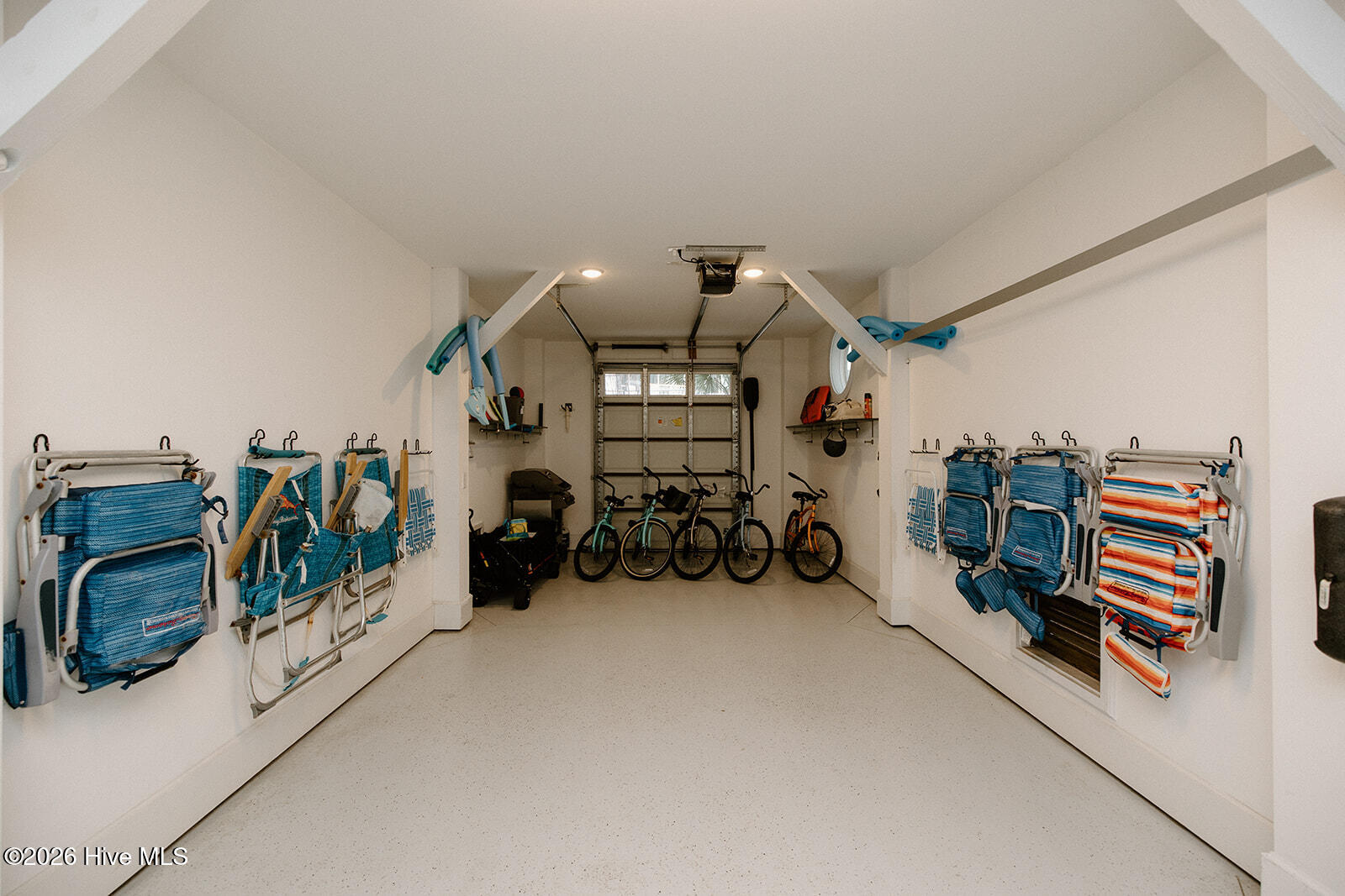 100550346 | Photo 37