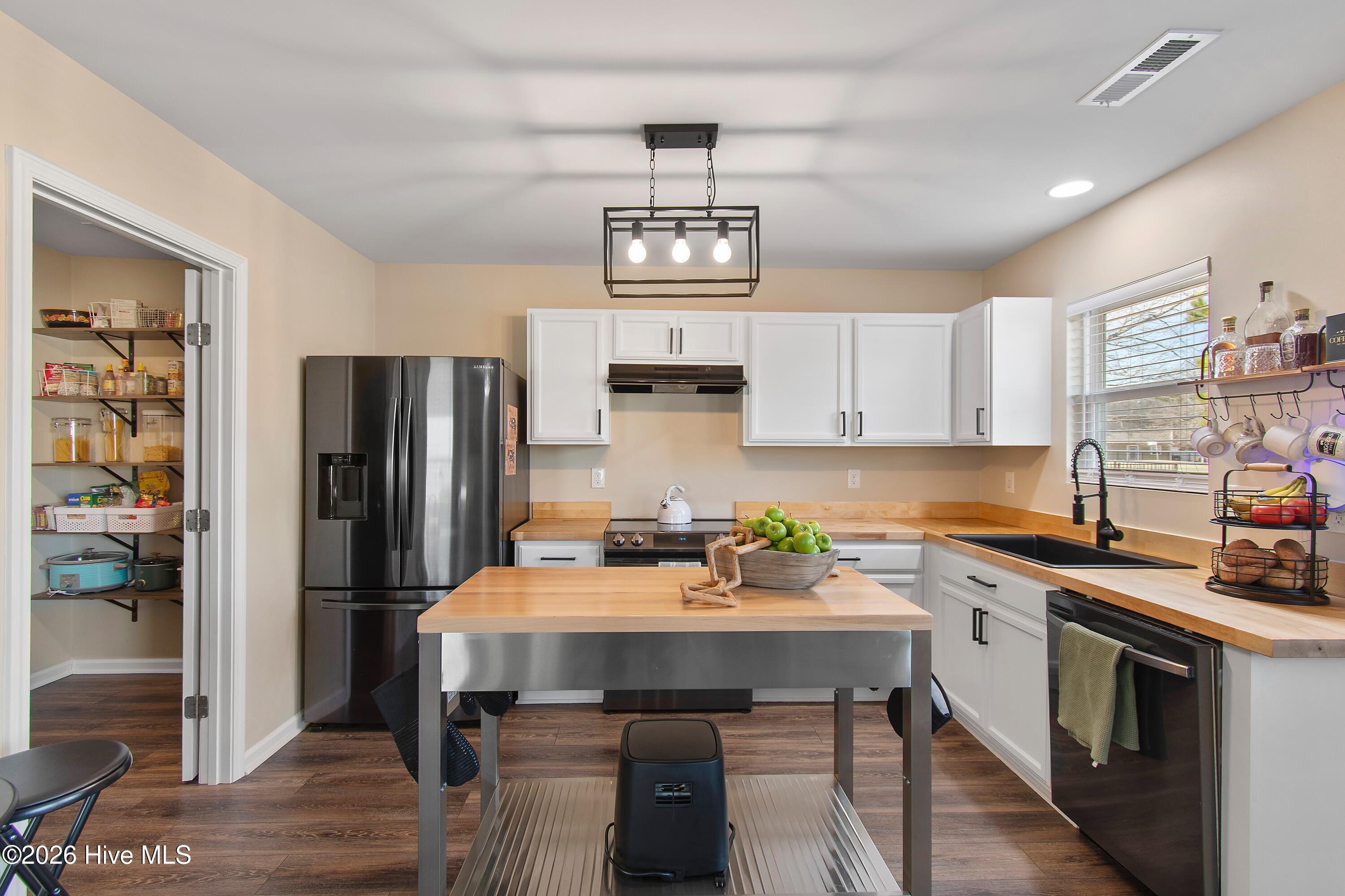 100549782 | Photo 13