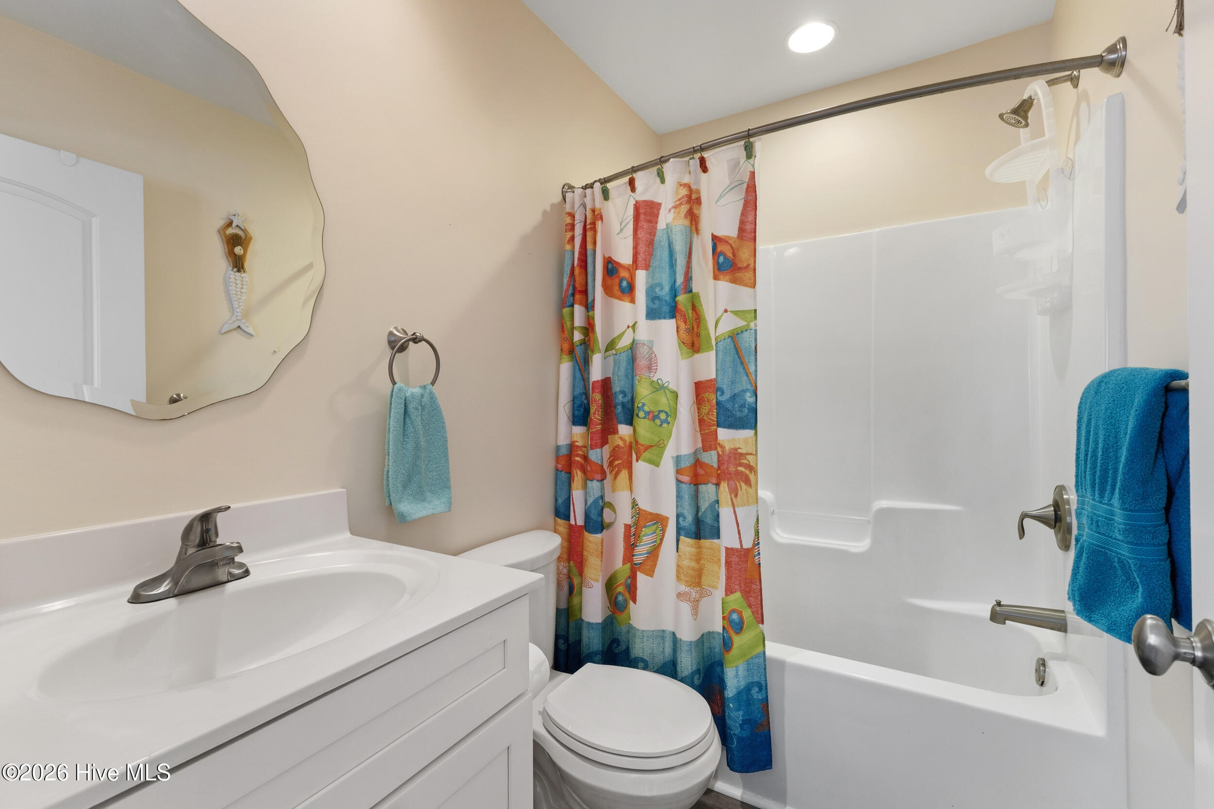 100564508 | Photo 46