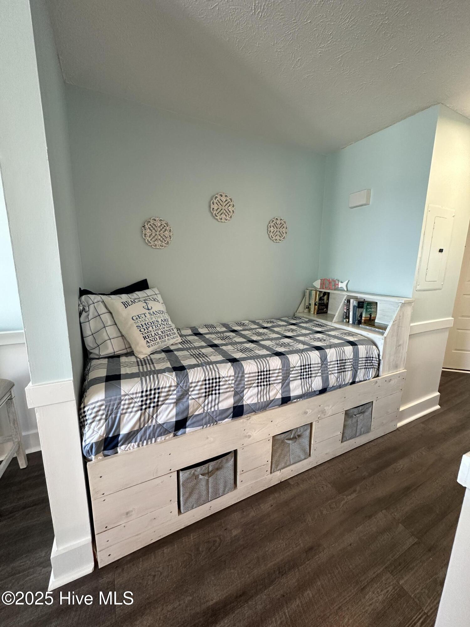 100545930 | Photo 27