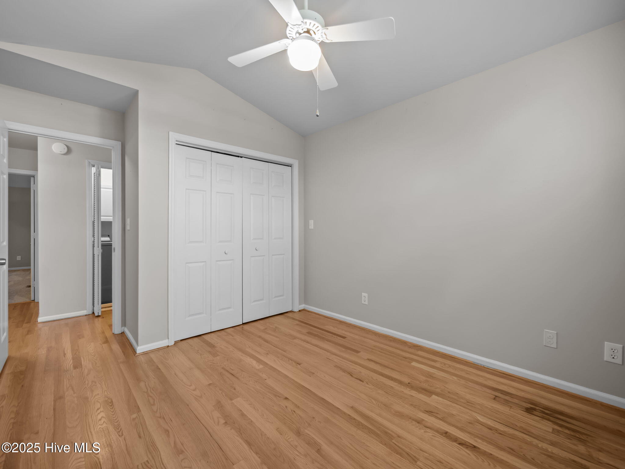 100540232 | Photo 30