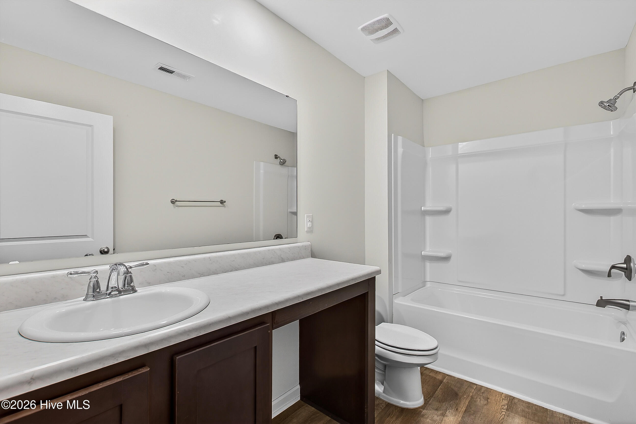 100565797 | Photo 22