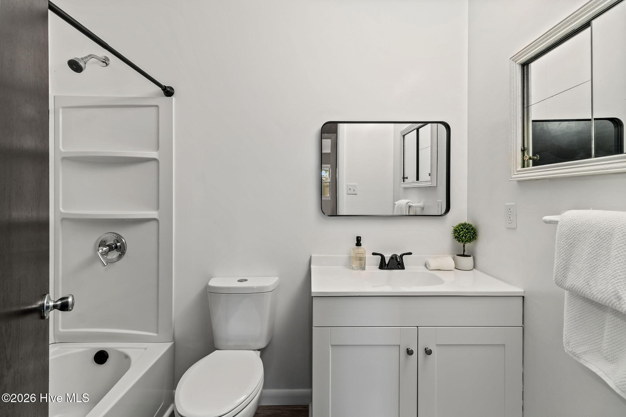 100560712 | Photo 22