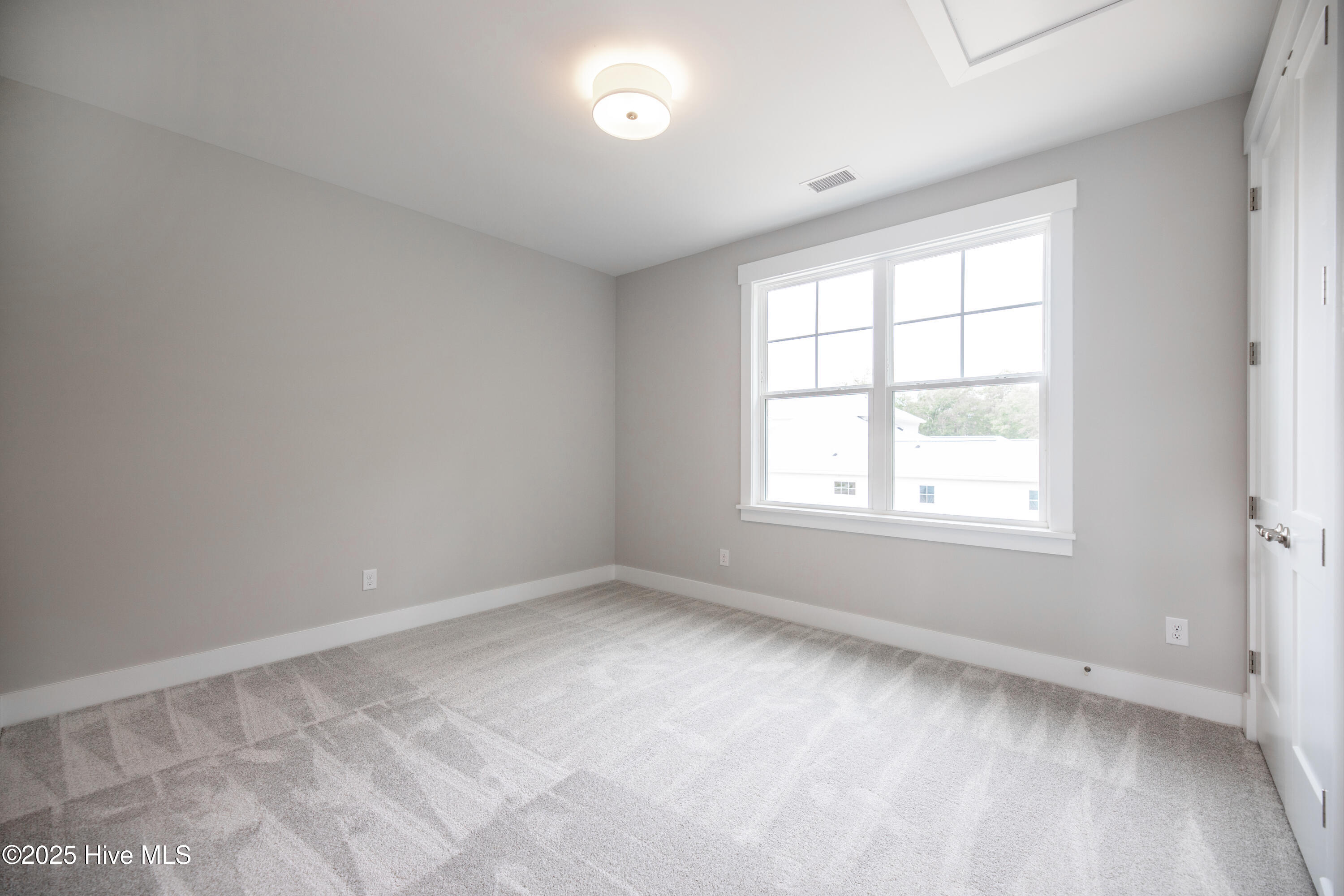 100521268 | Photo 20