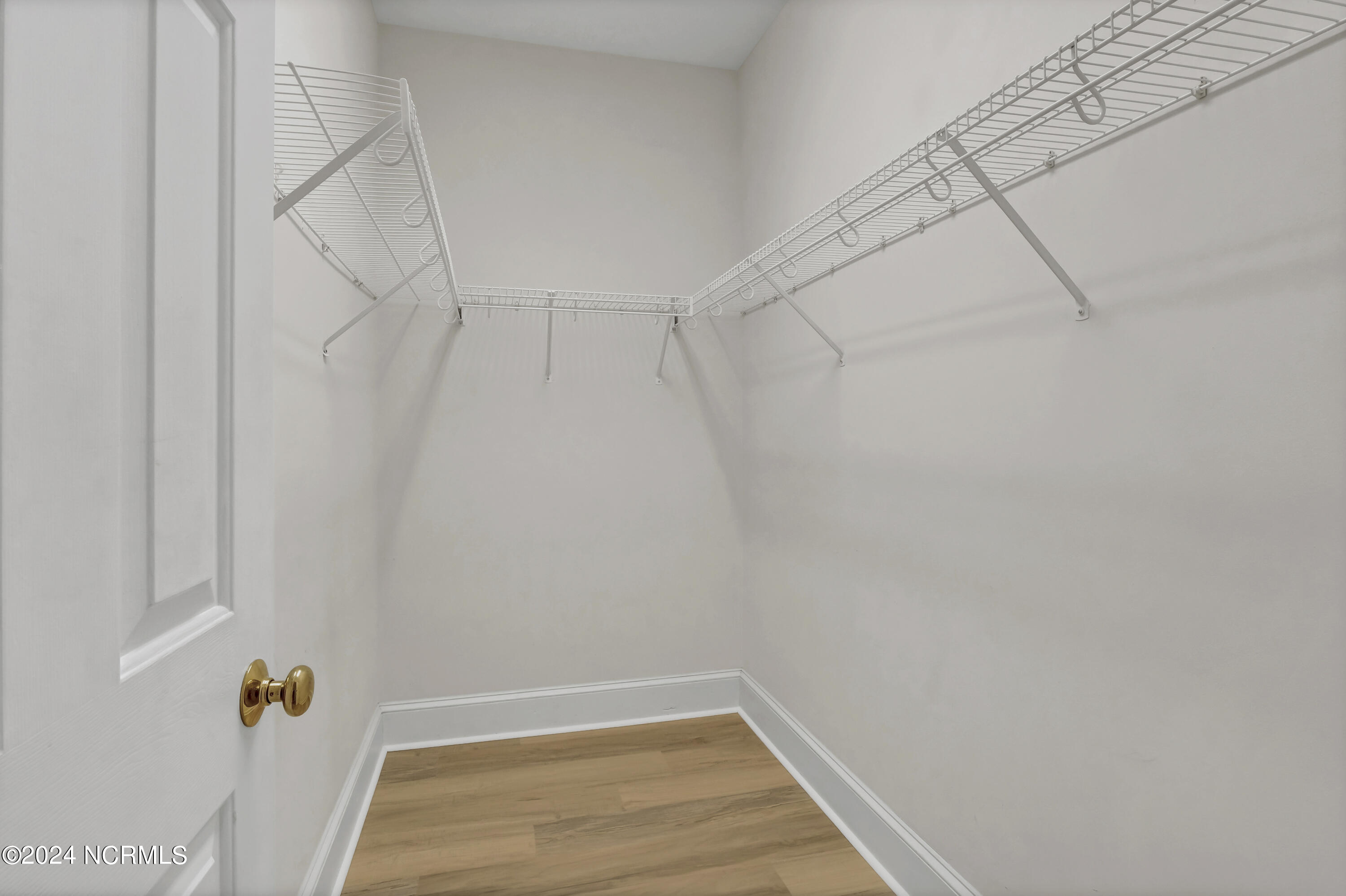 100544215 | Photo 15