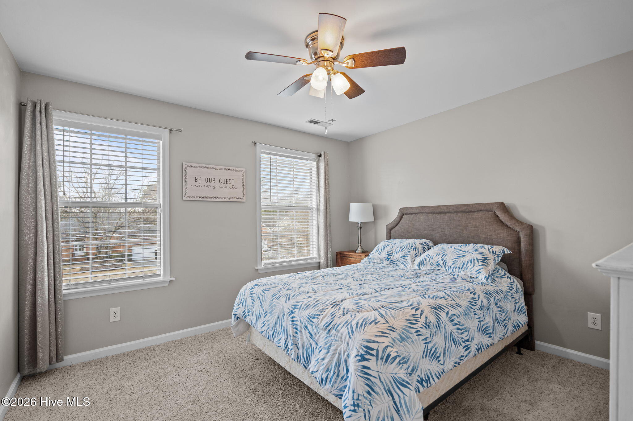 100548092 | Photo 34