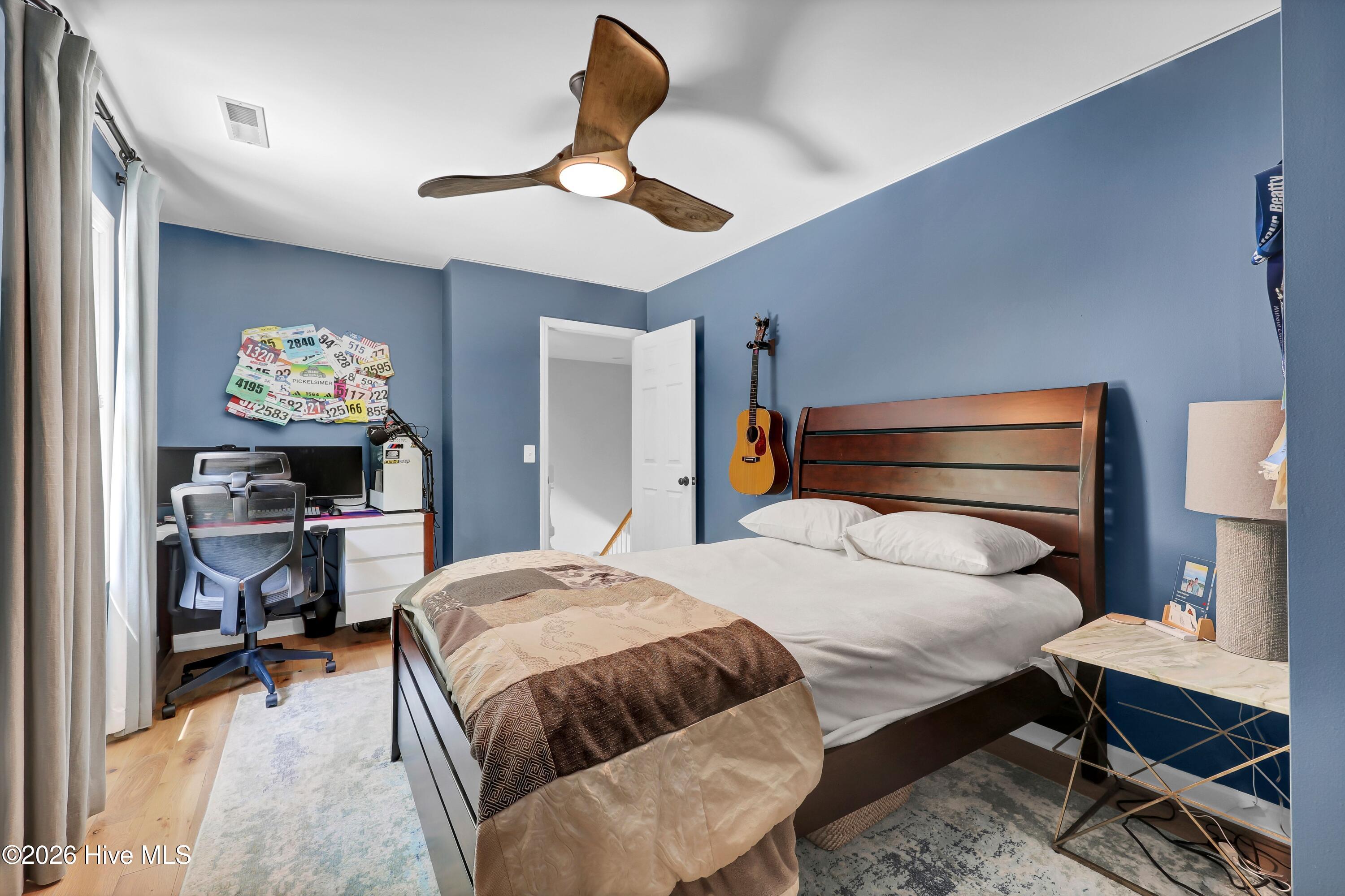 100569392 | Photo 34