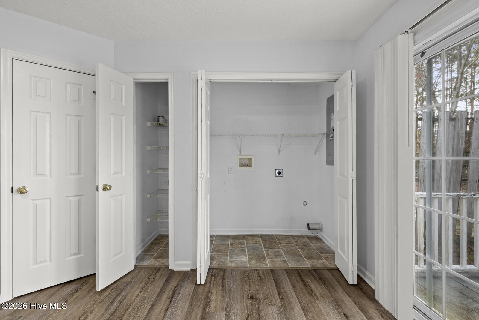 100556927 | Photo 11