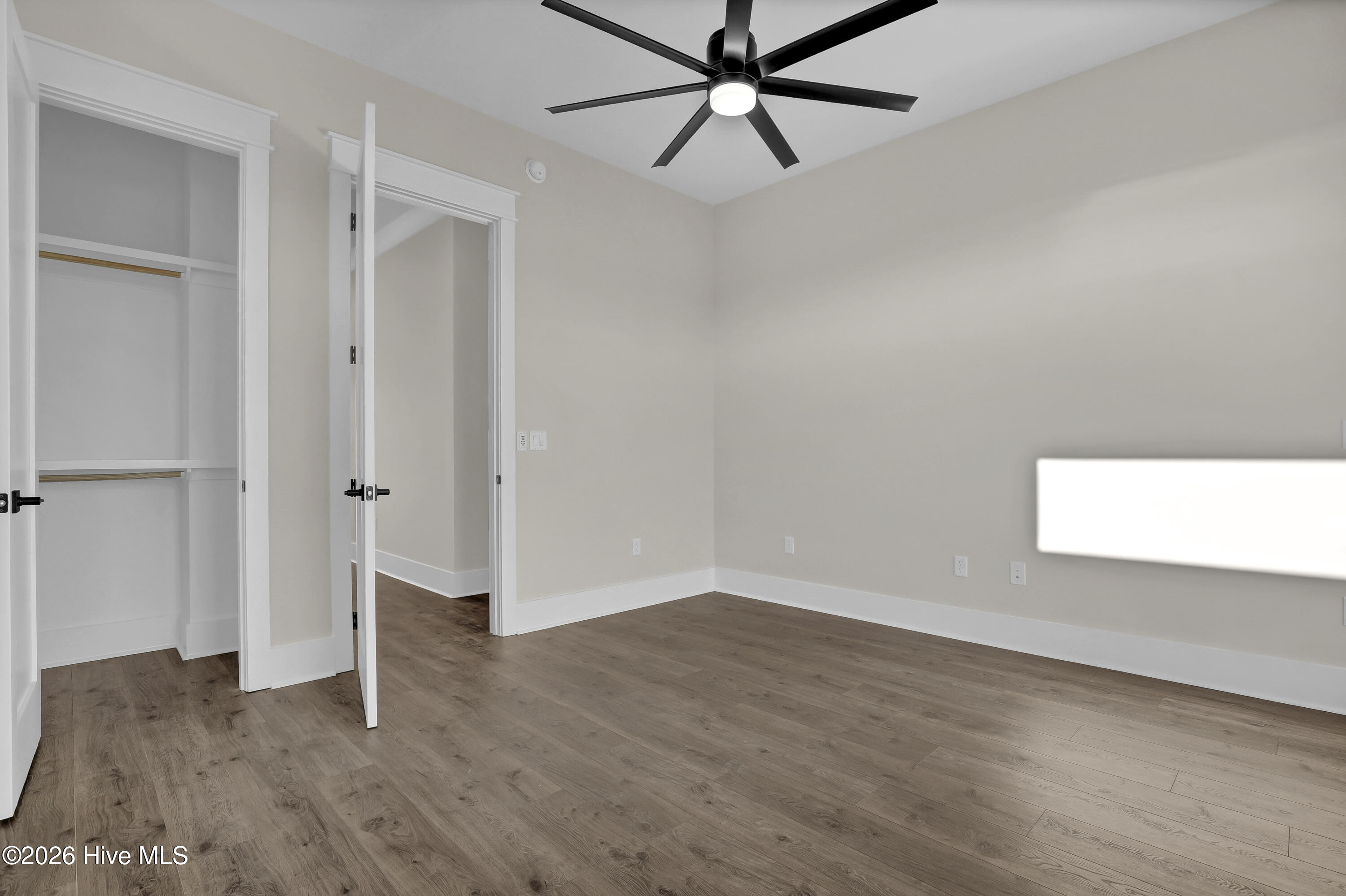 100556414 | Photo 44