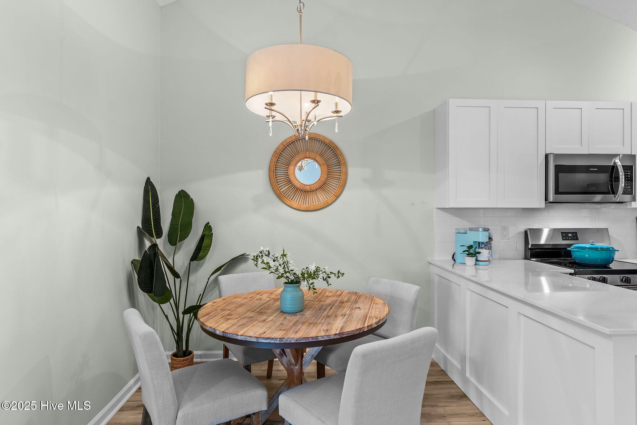 100537786 | Photo 12