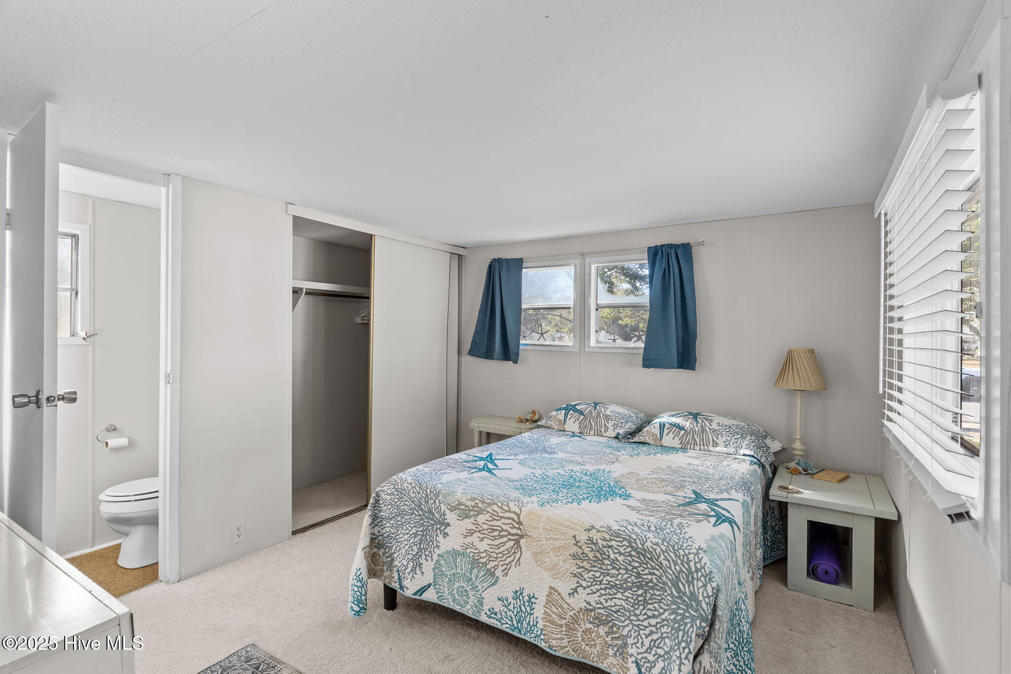 100544898 | Photo 44