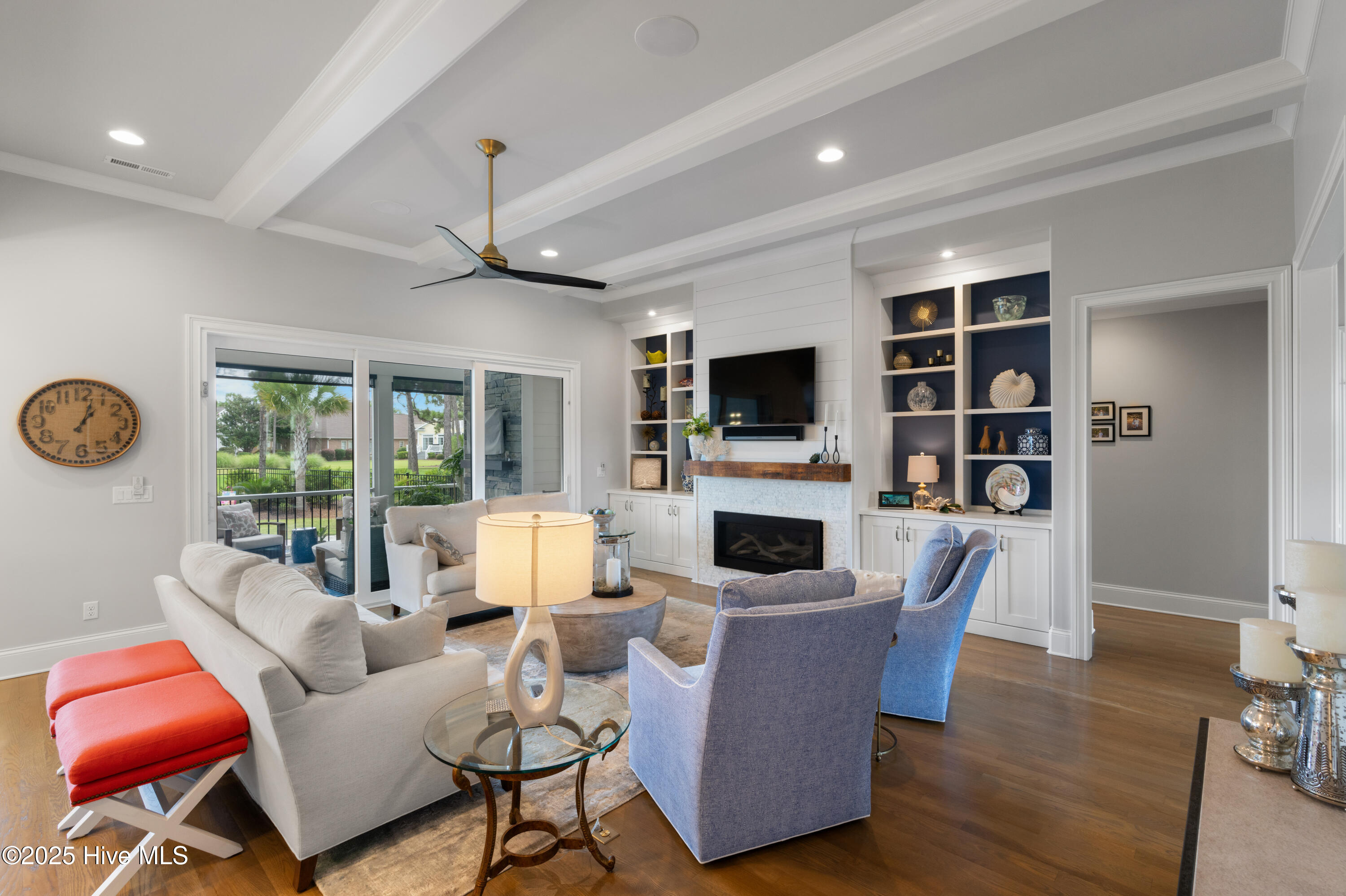 100551576 | Photo 14