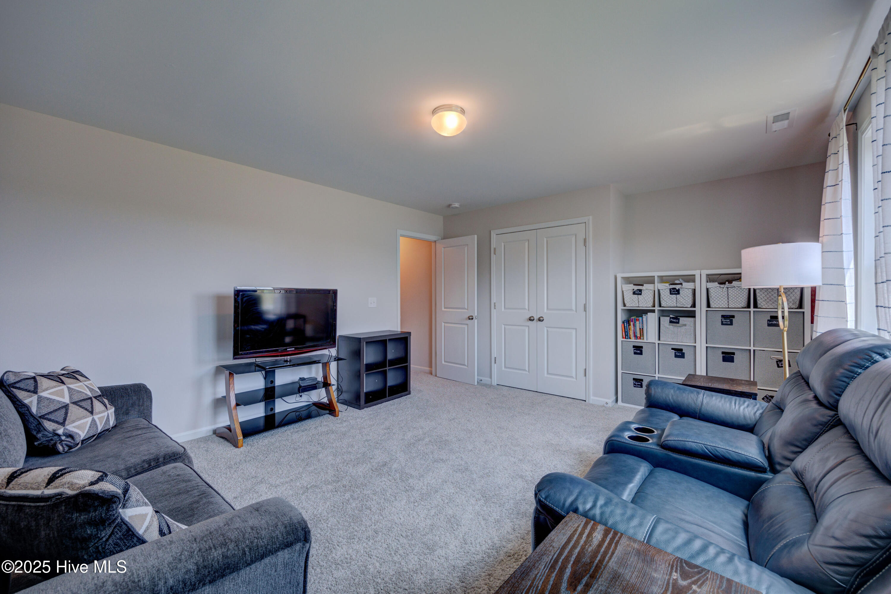 100535248 | Photo 41