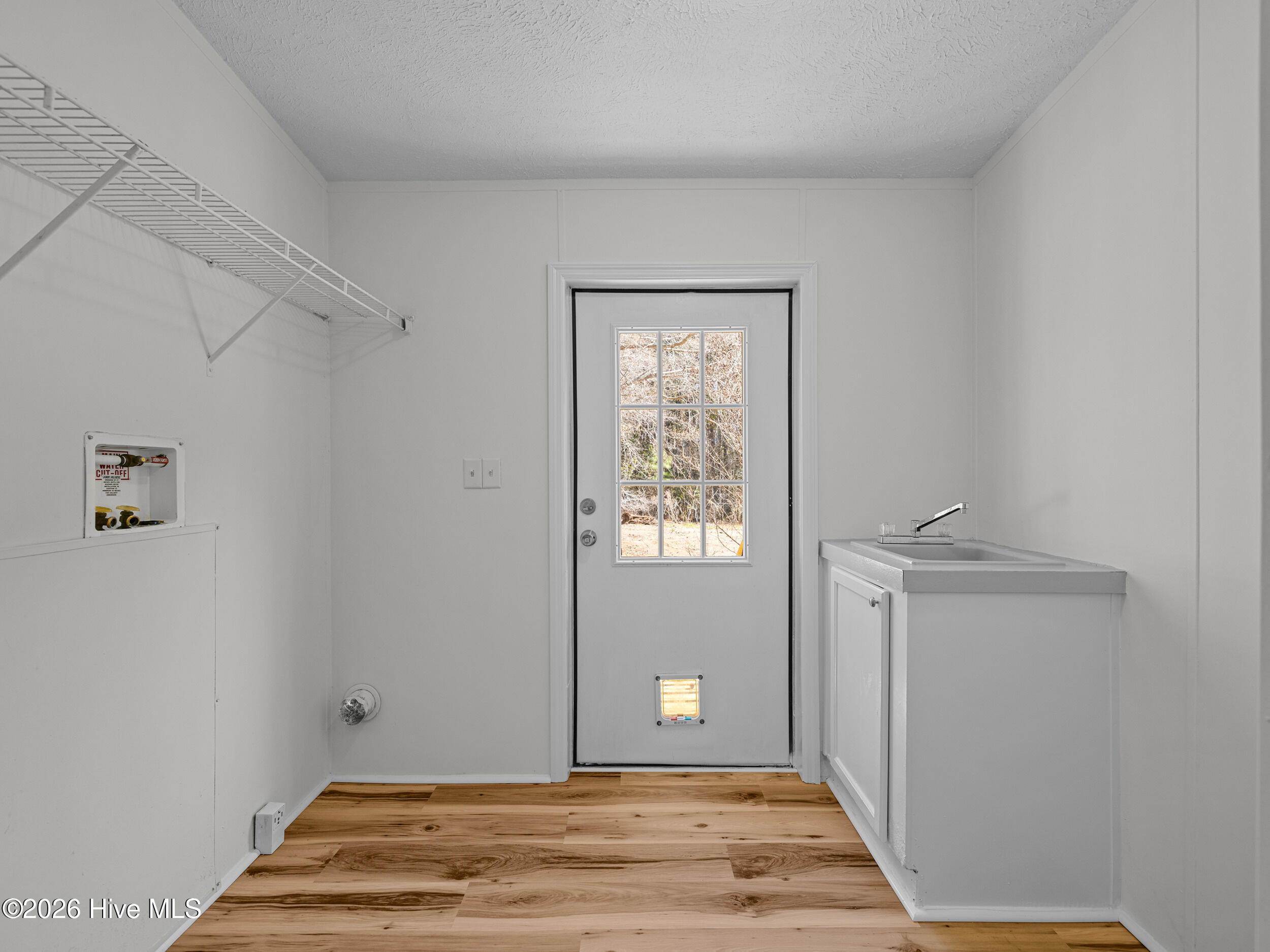 100560280 | Photo 34