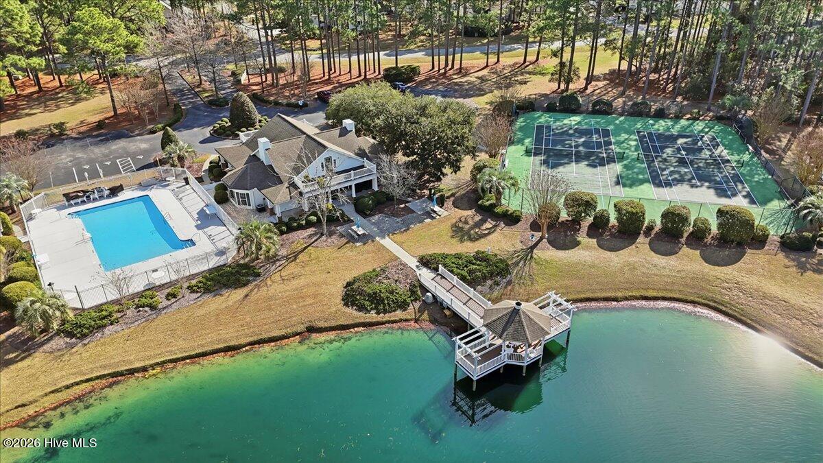 100548229 | Photo 45