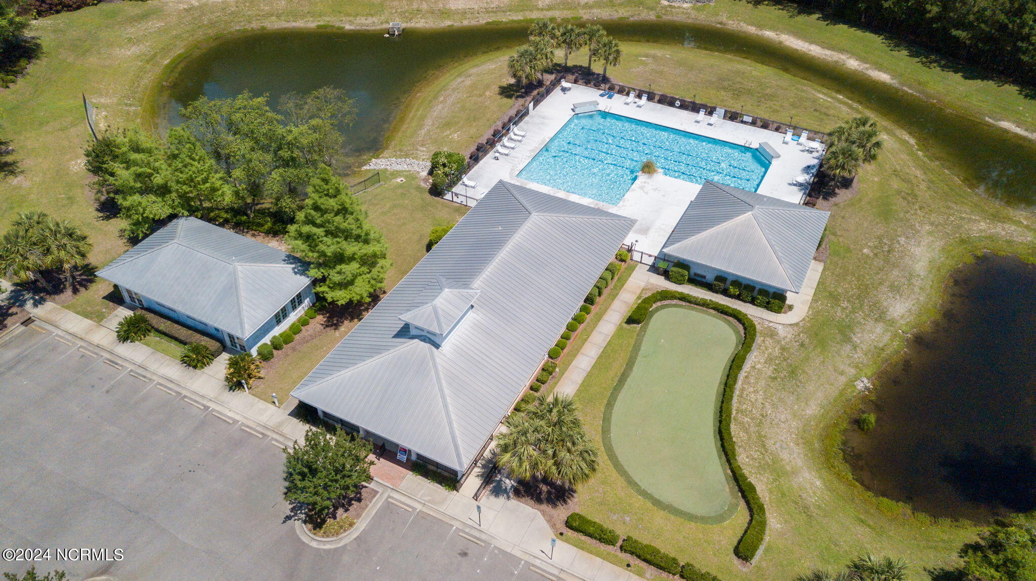 100446746 | Photo 26