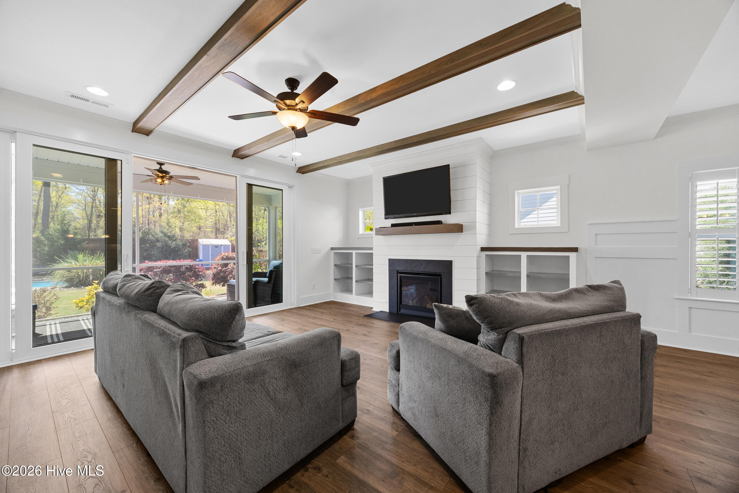 100564447 | Photo 12