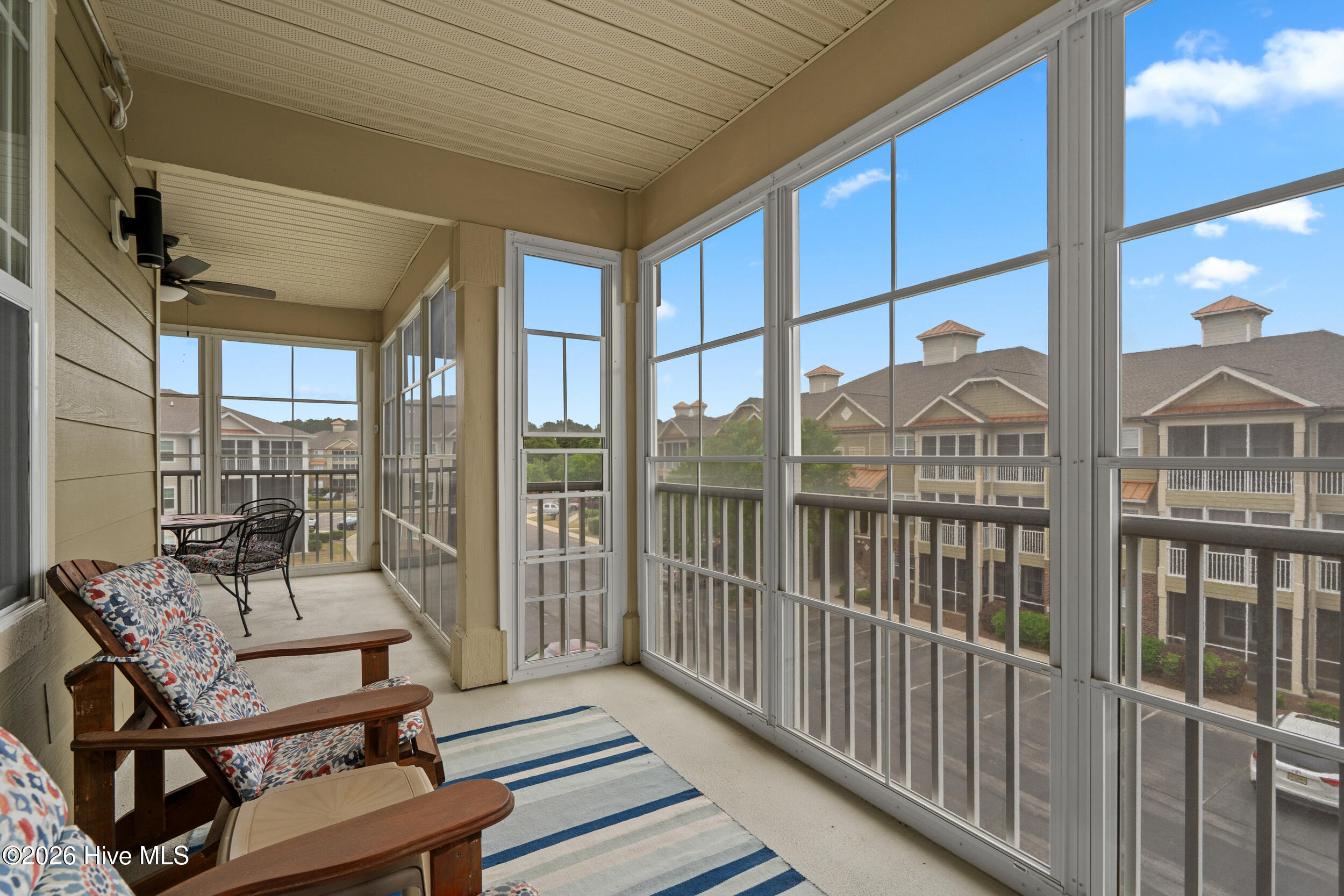 100570667 | Photo 19