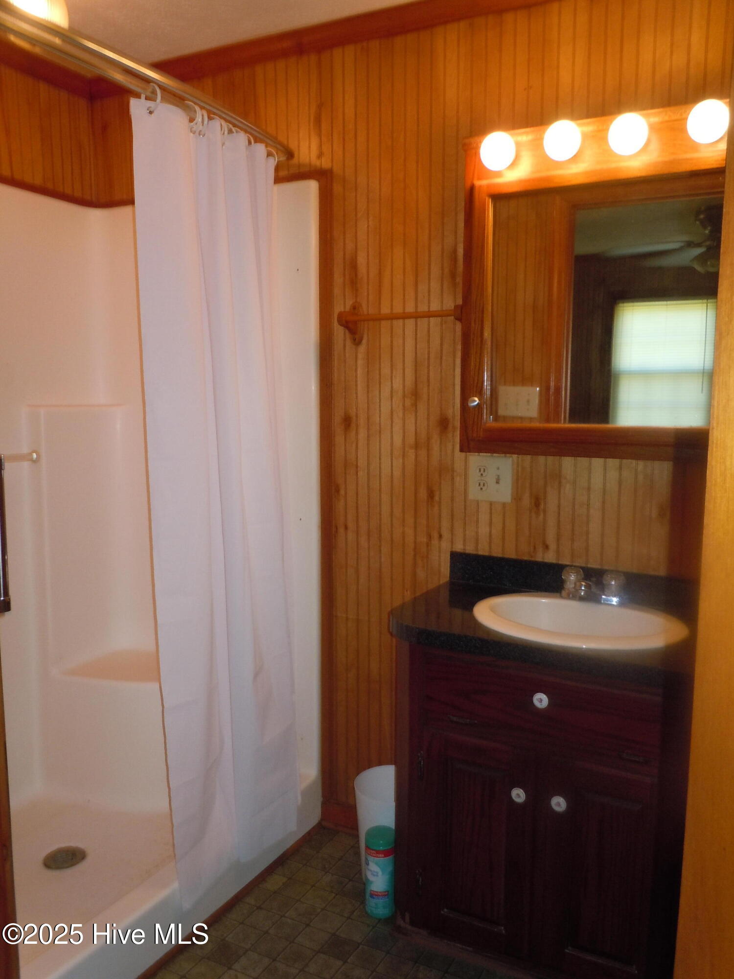 100528671 | Photo 42