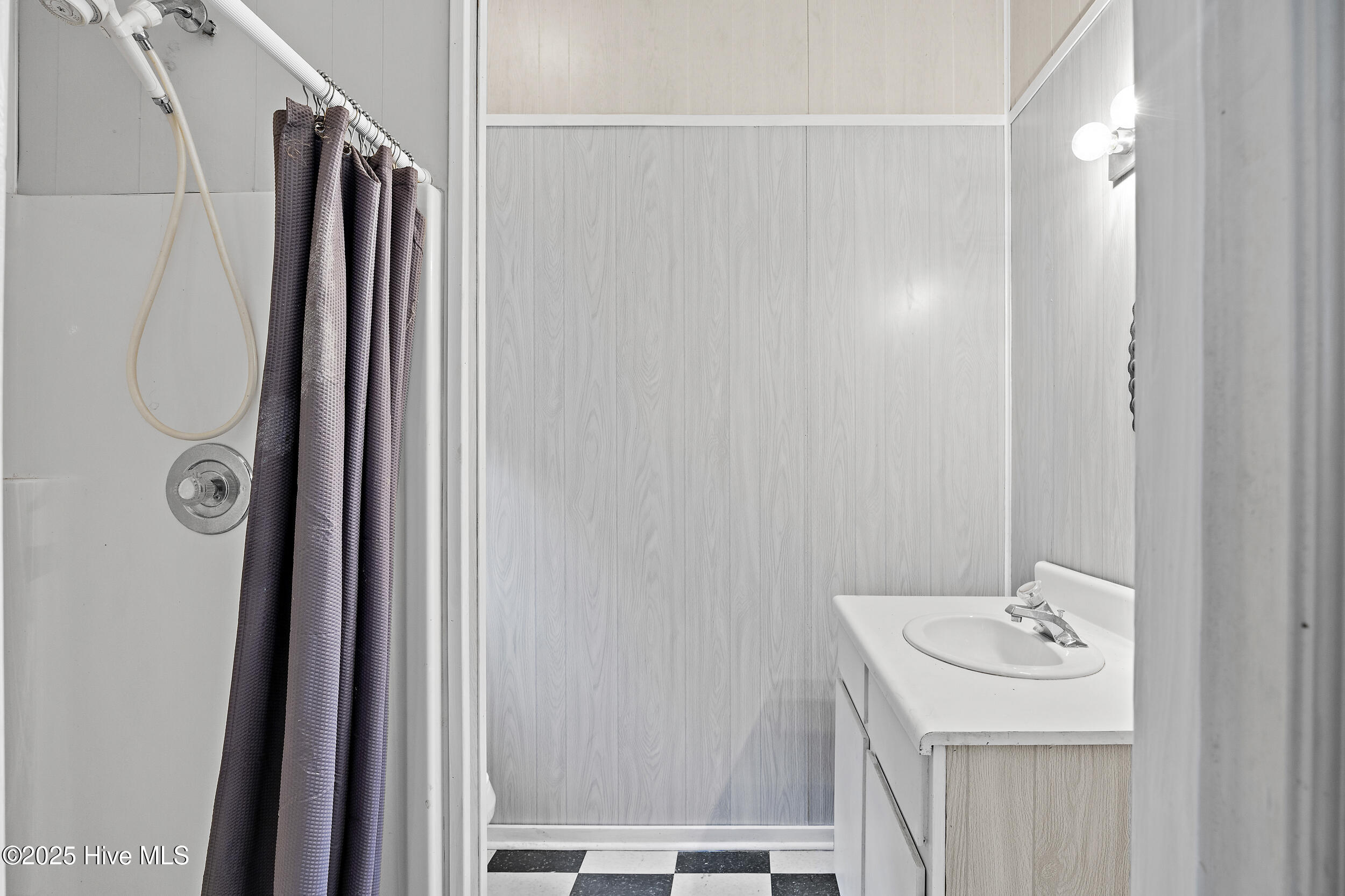 100538720 | Photo 70