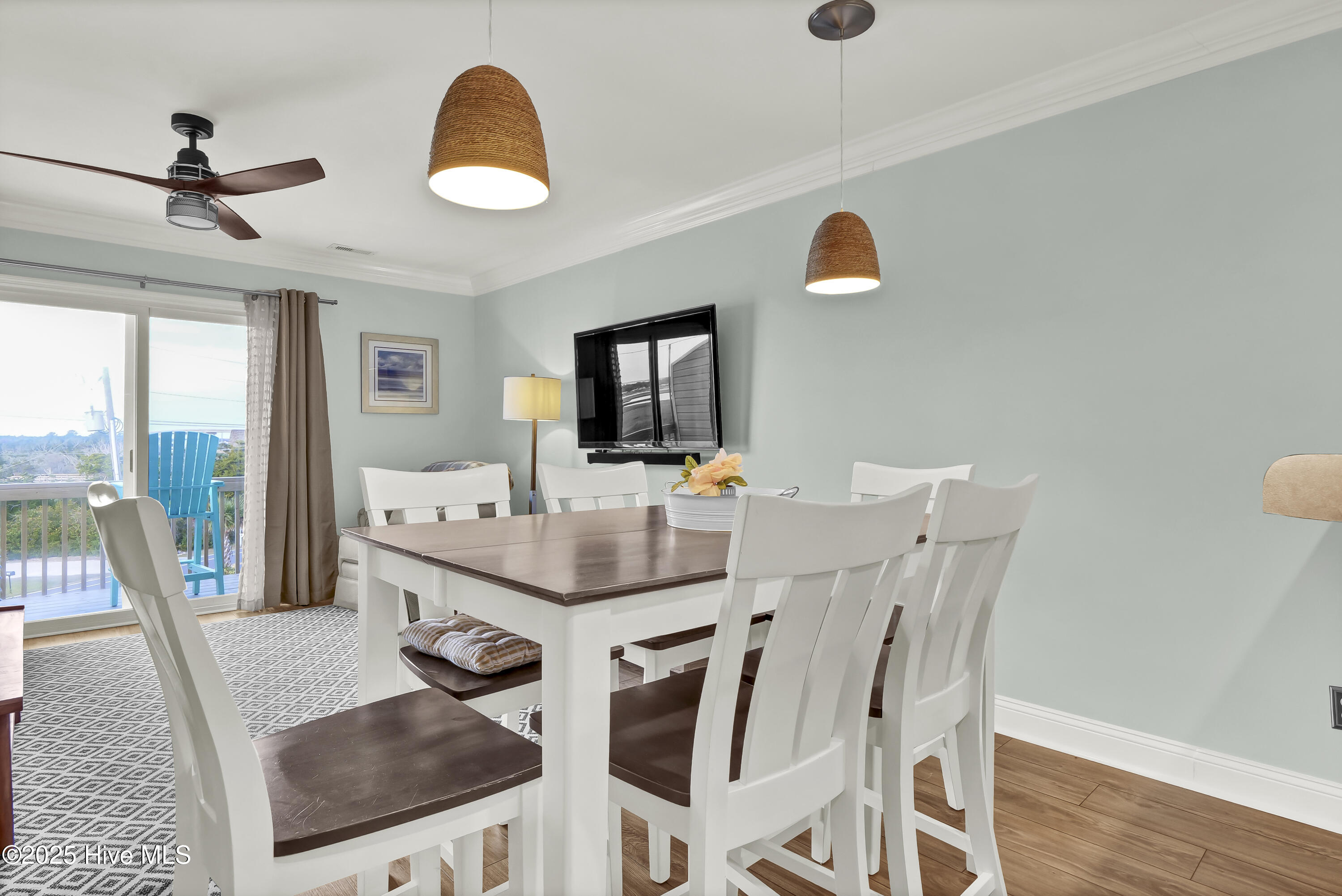 100548248 | Photo 19