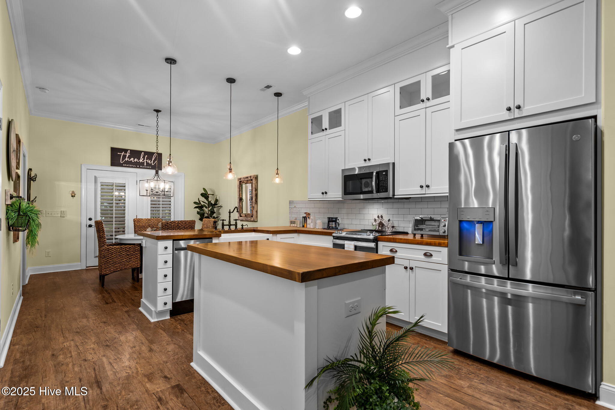 100524220 | Photo 18