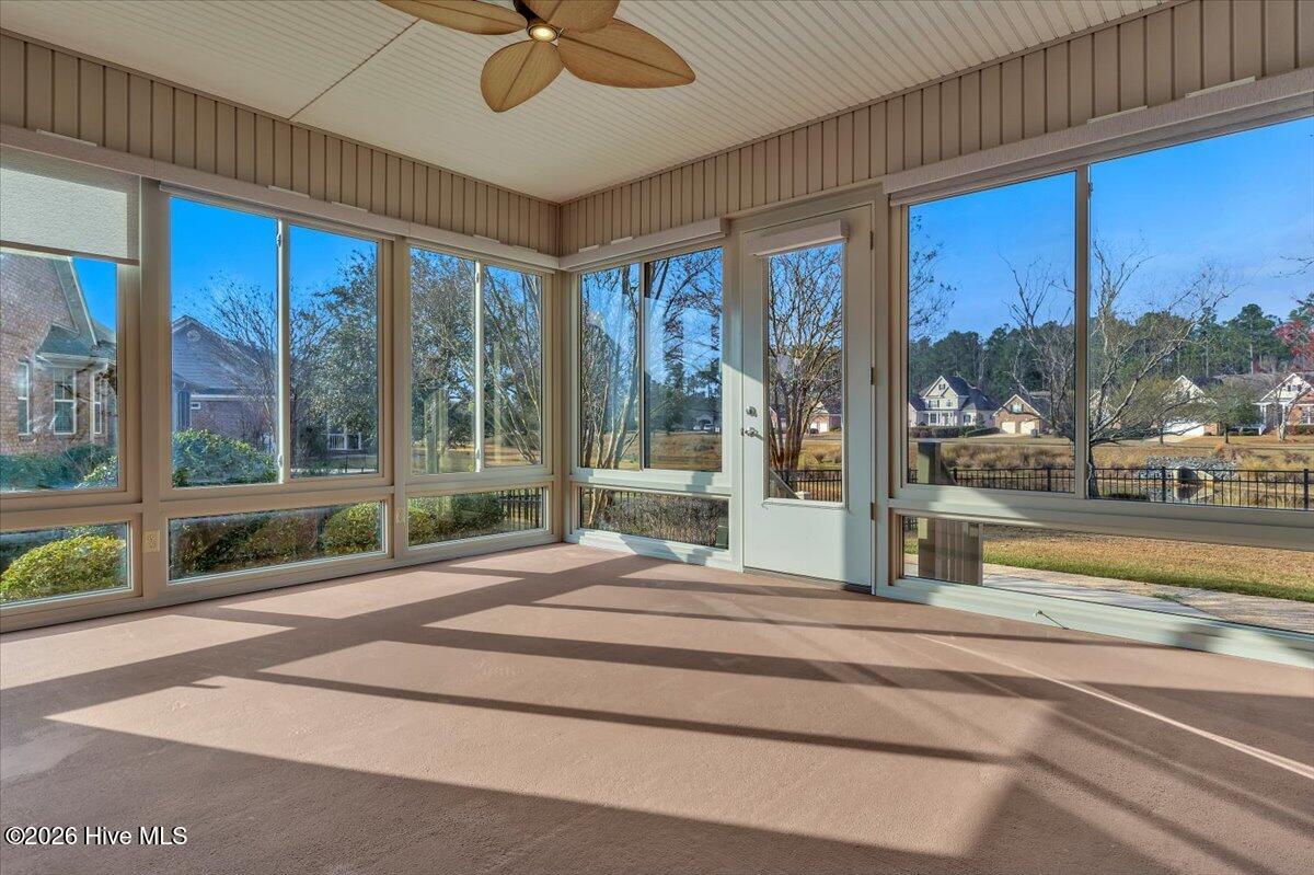 100559889 | Photo 10