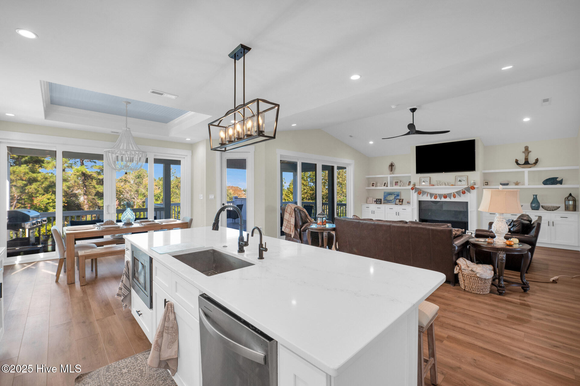 100539470 | Photo 10