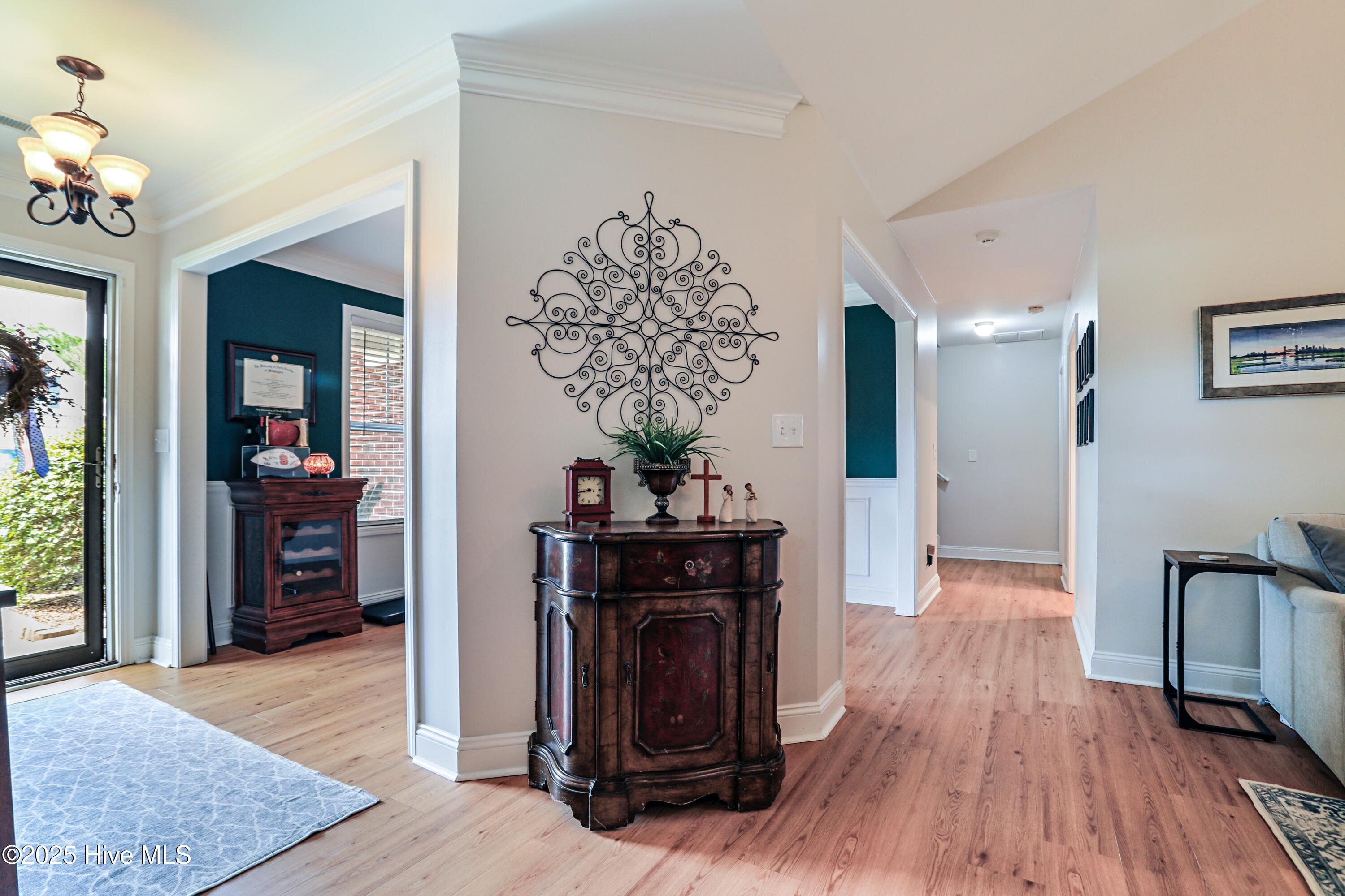 100541806 | Photo 12