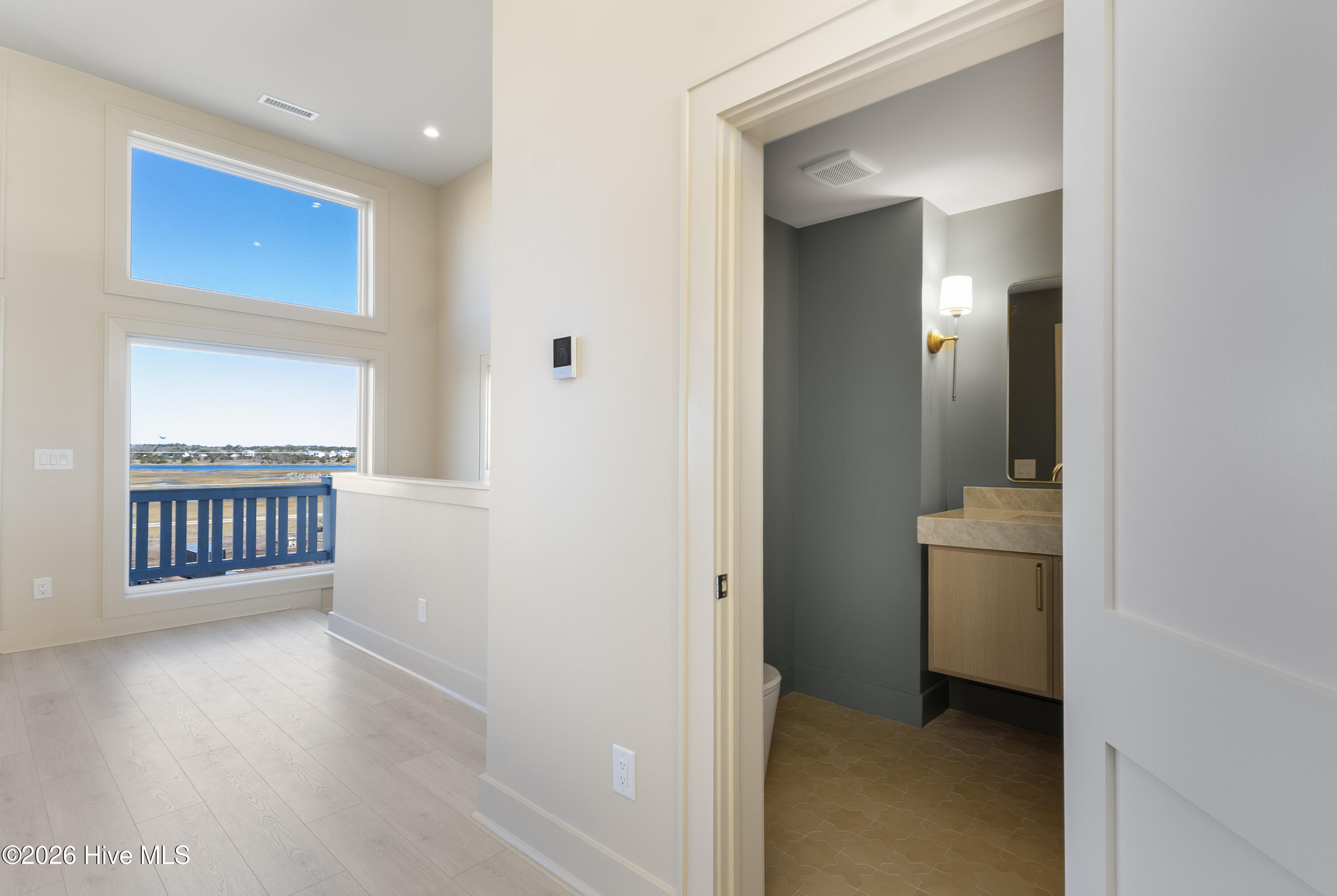 100551953 | Photo 42